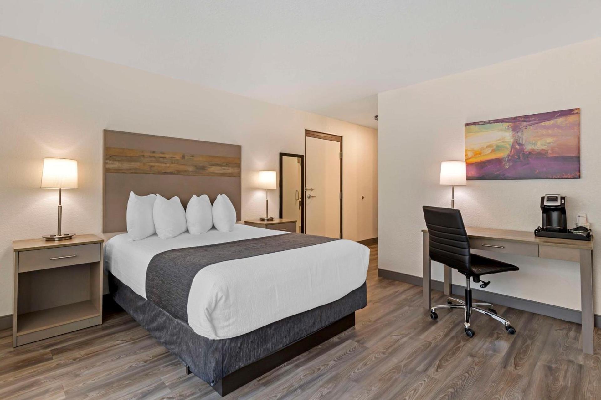 Best Western Plus Waterloo & Cedar Falls photo 10