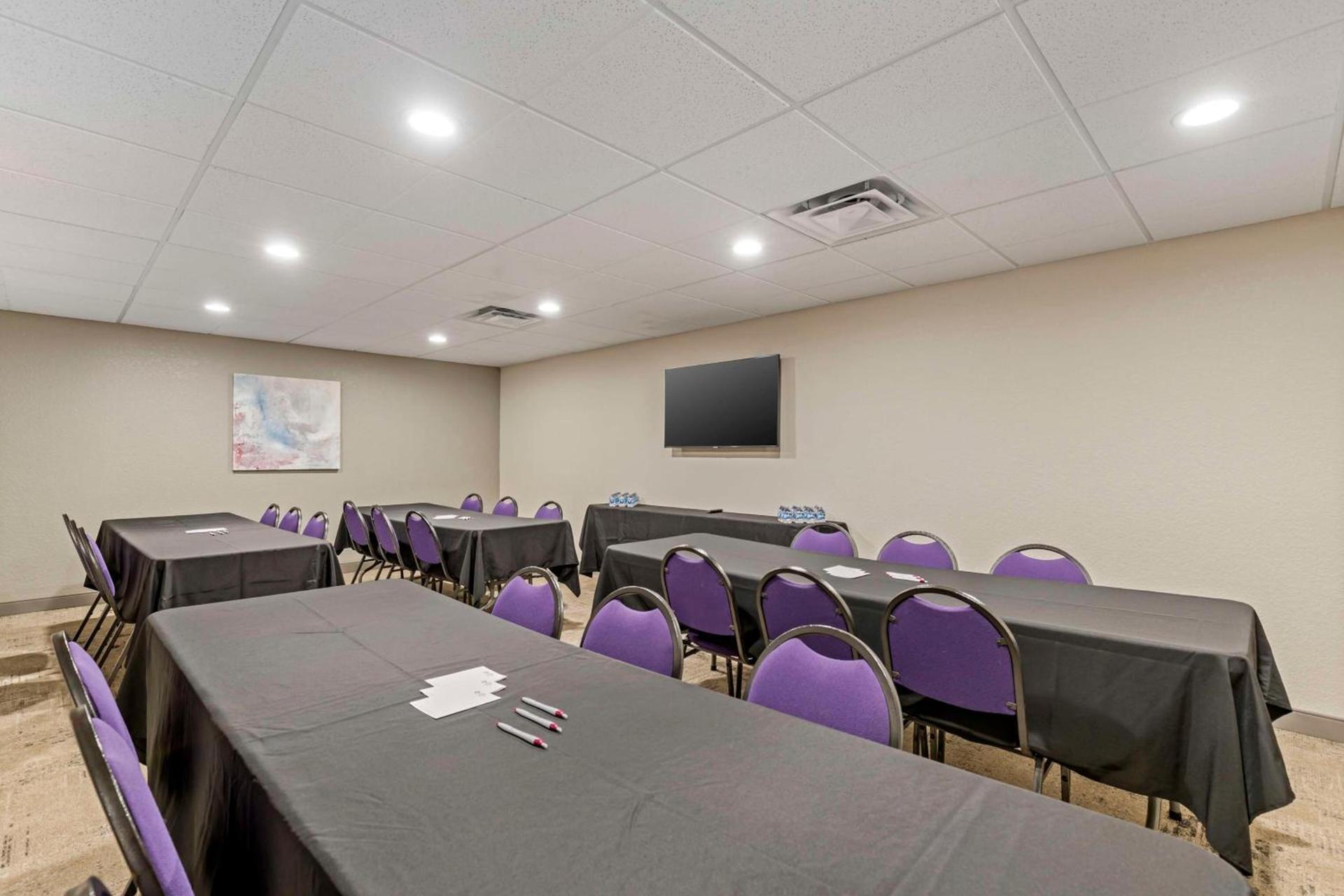 Best Western Plus Waterloo & Cedar Falls photo 18
