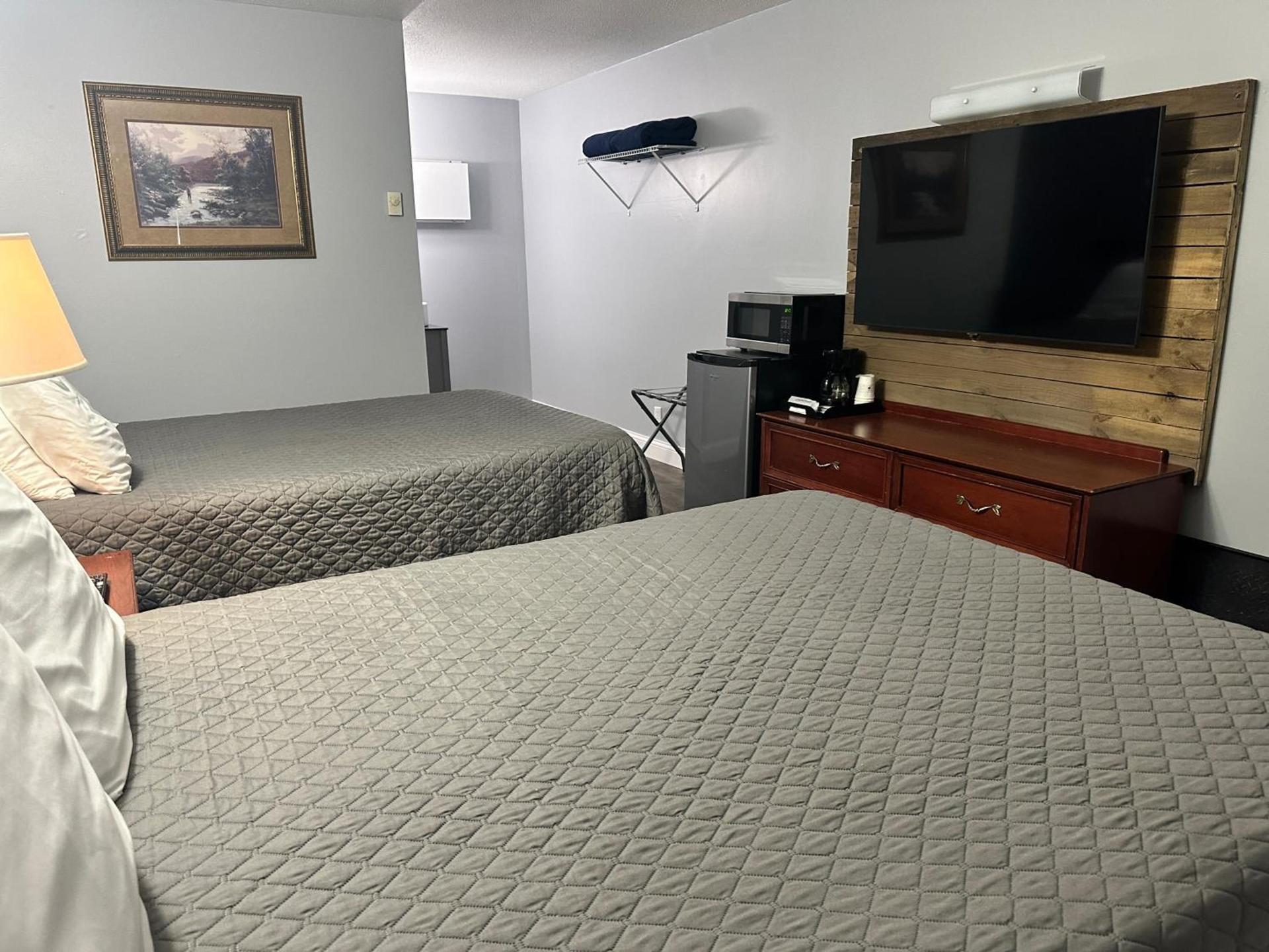 Pelican Motel photo 36
