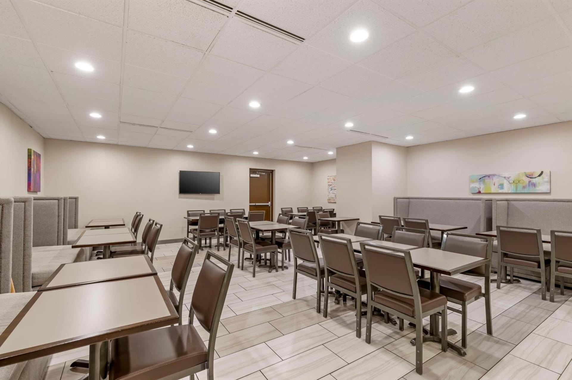 Best Western Plus Waterloo & Cedar Falls photo 3