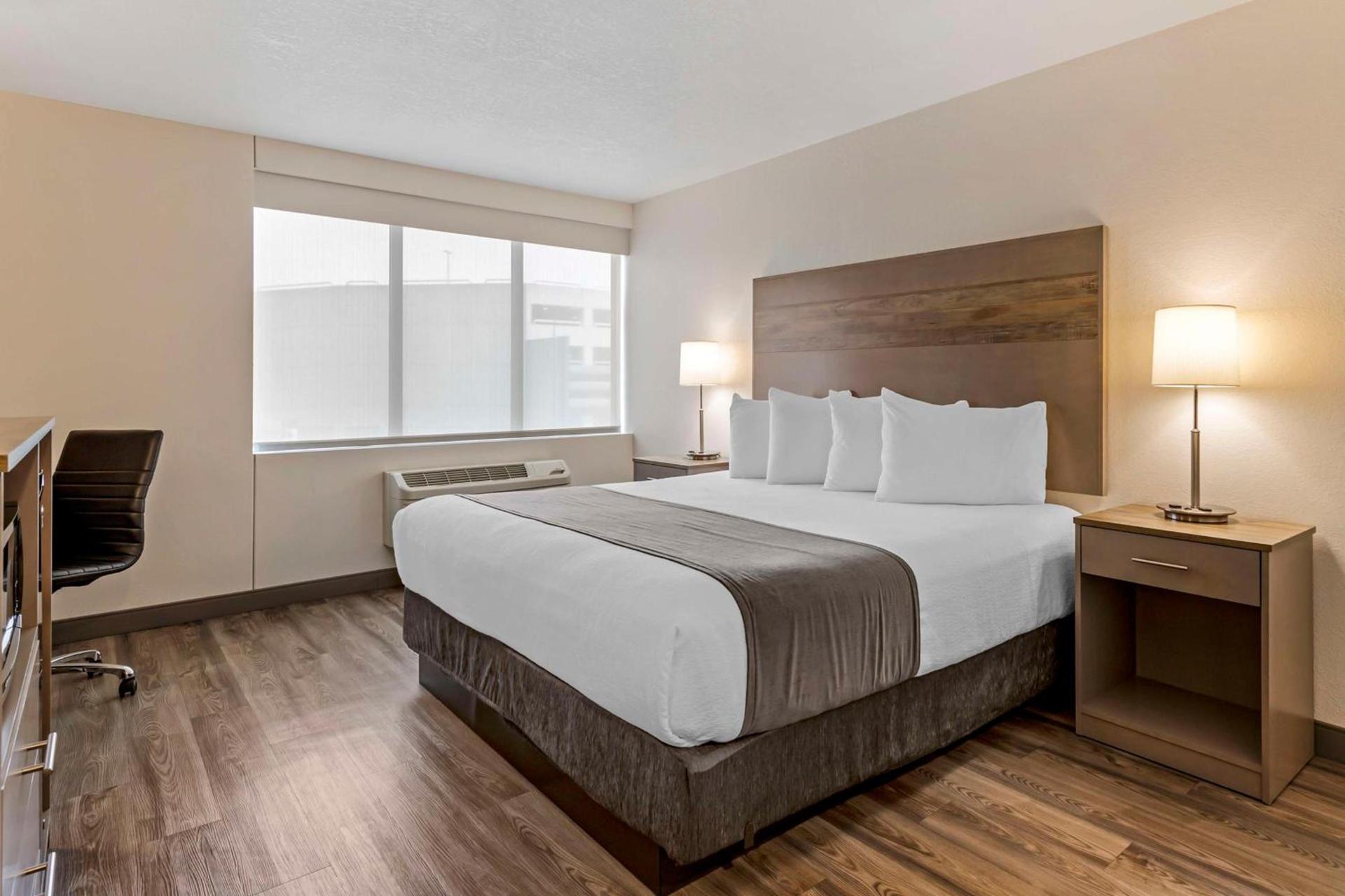 Best Western Plus Waterloo & Cedar Falls photo 7