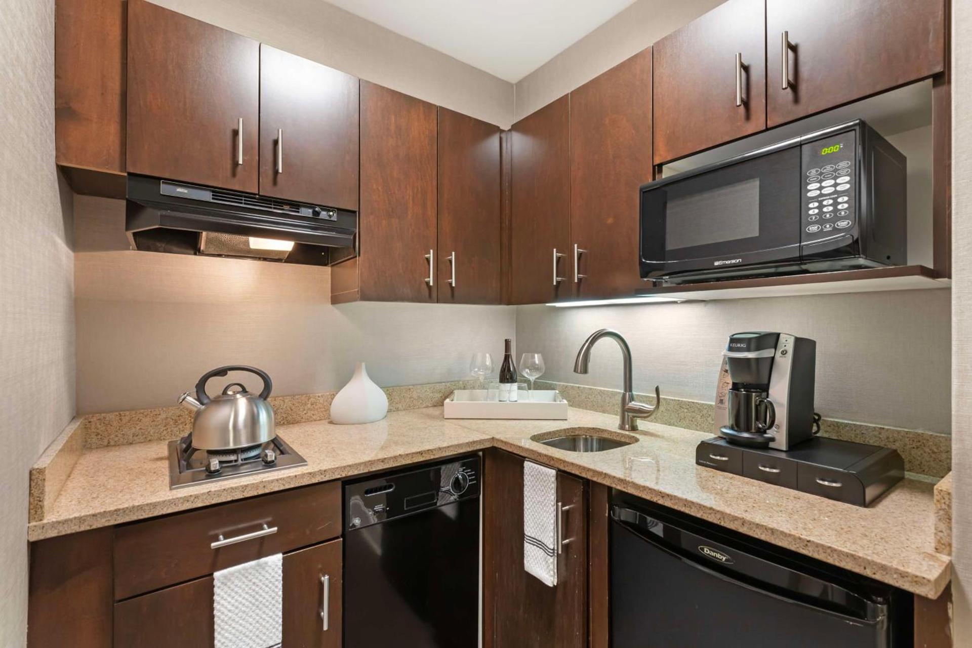 Best Western Plus Hawthorne Terrace Hotel photo 46