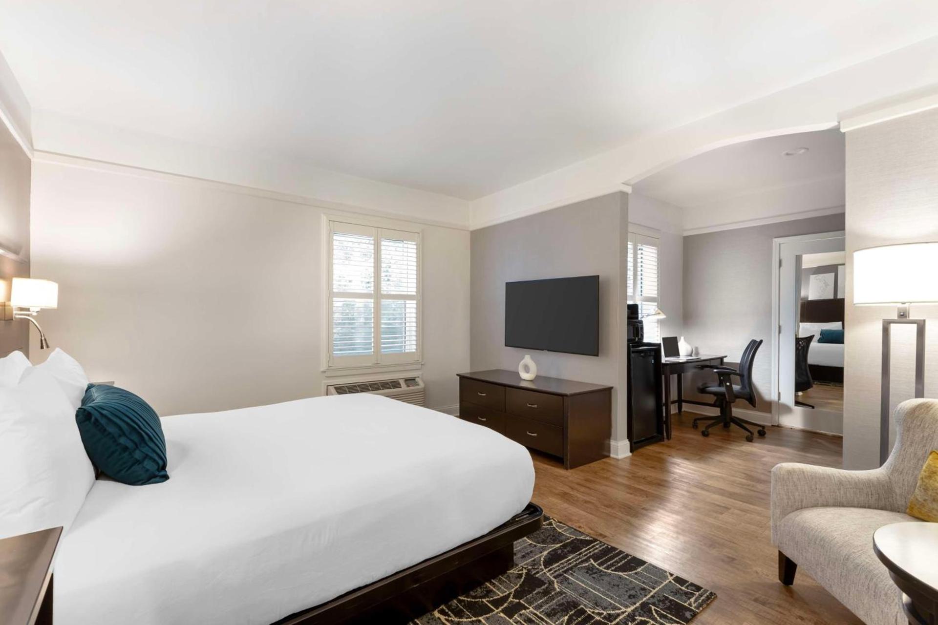 Best Western Plus Hawthorne Terrace Hotel photo 45