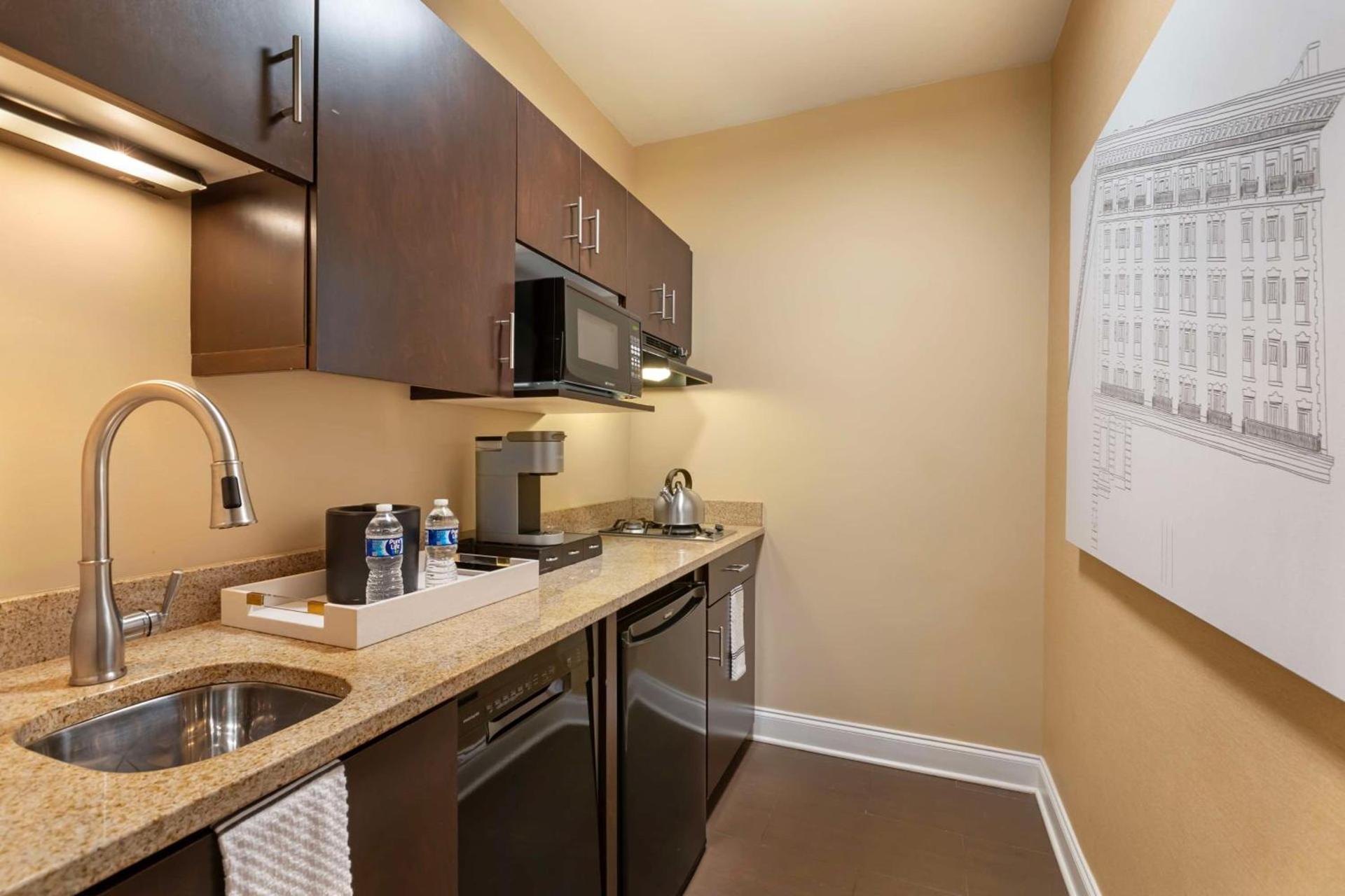 Best Western Plus Hawthorne Terrace Hotel photo 40