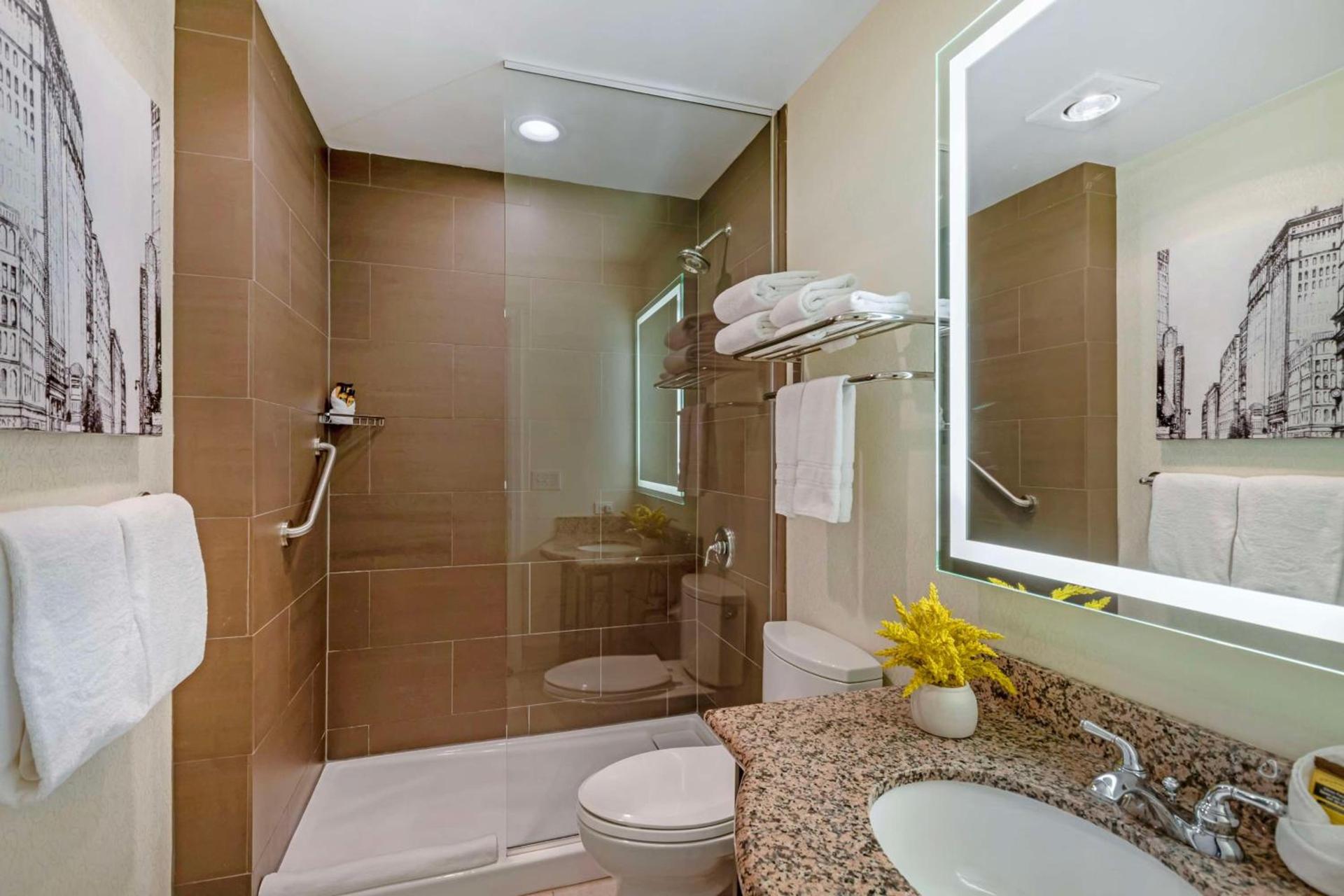 Best Western Plus Hawthorne Terrace Hotel photo 32