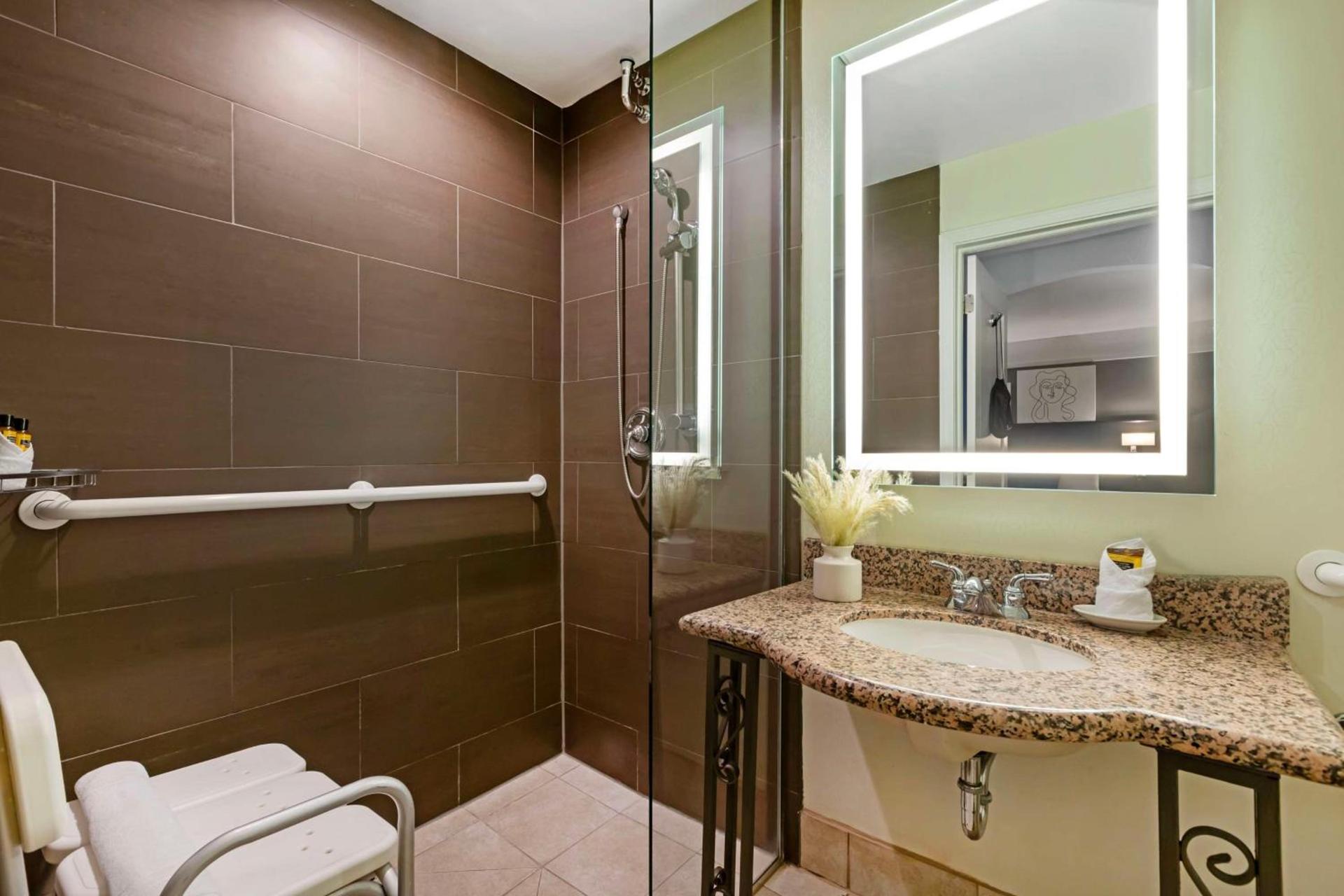 Best Western Plus Hawthorne Terrace Hotel photo 35