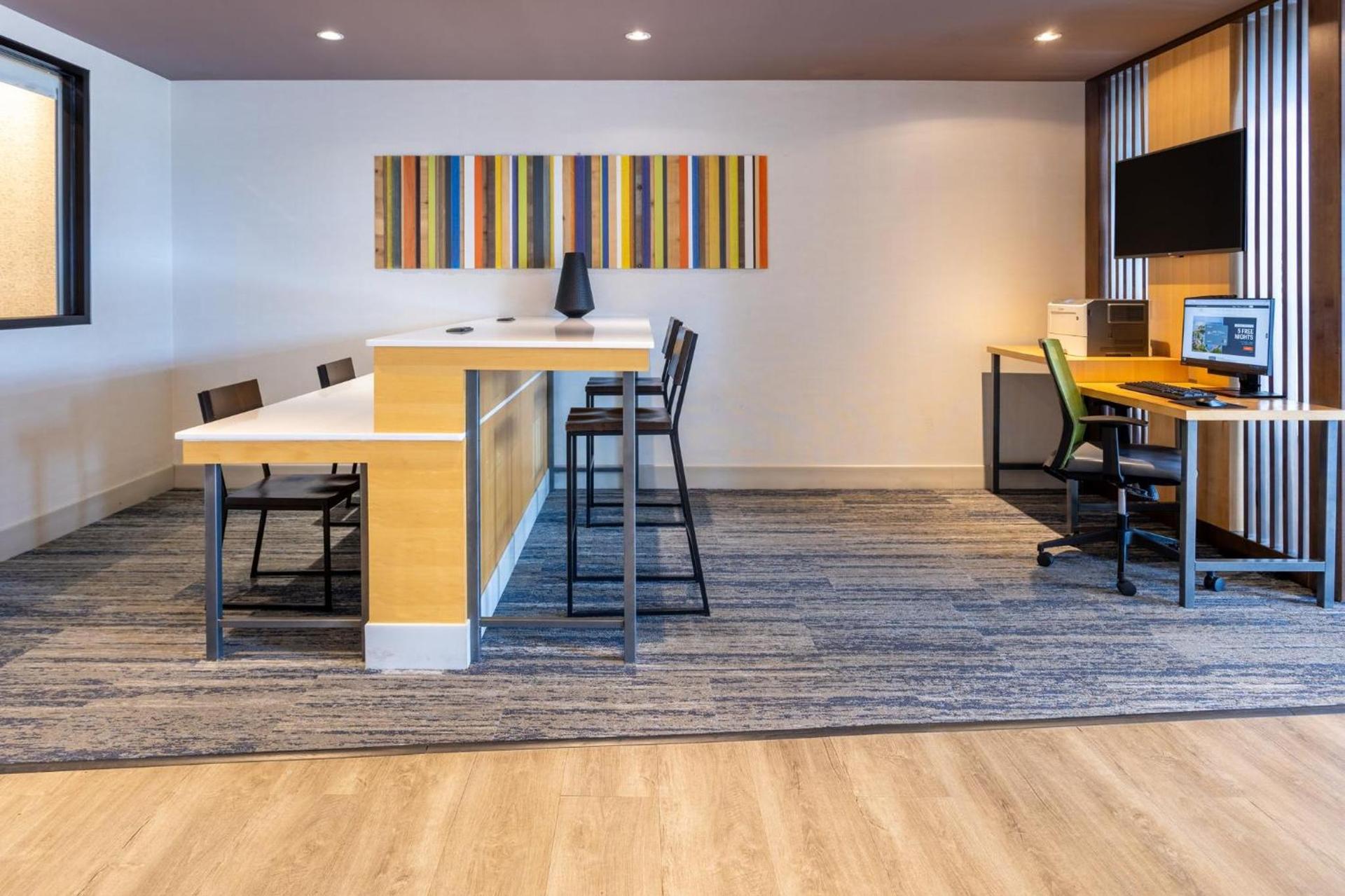 Holiday Inn Express & Suites Ft. Washington - Philadelphia by IHG photo 52