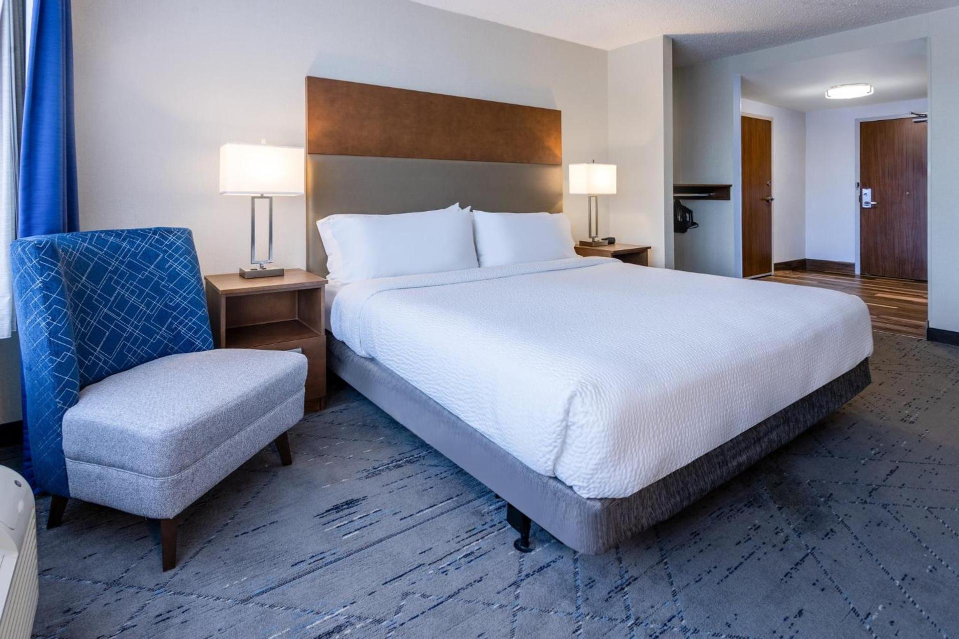 Holiday Inn Express & Suites Ft. Washington - Philadelphia by IHG photo 55