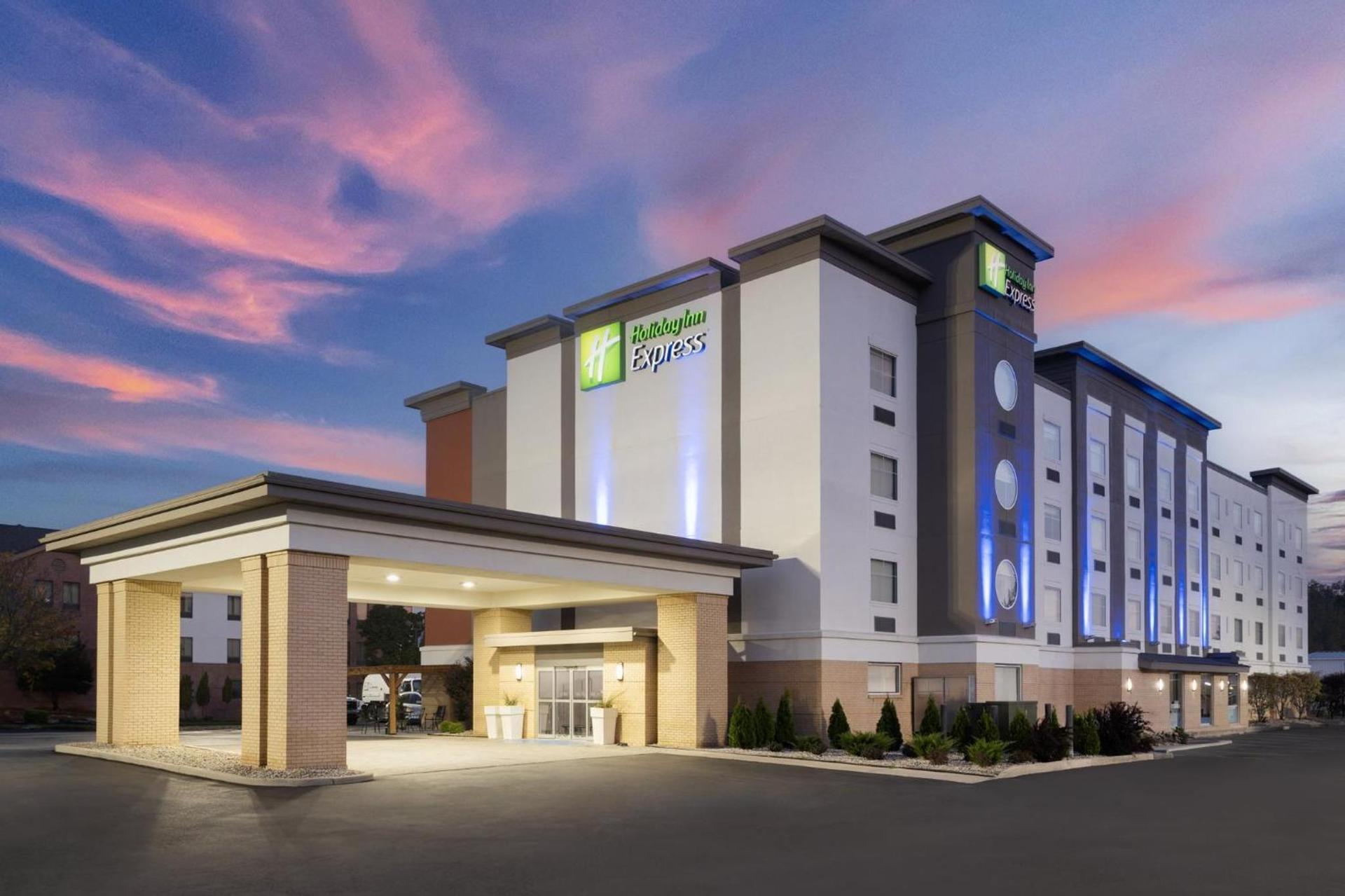 Holiday Inn Express Toledo North by IHG photo 2