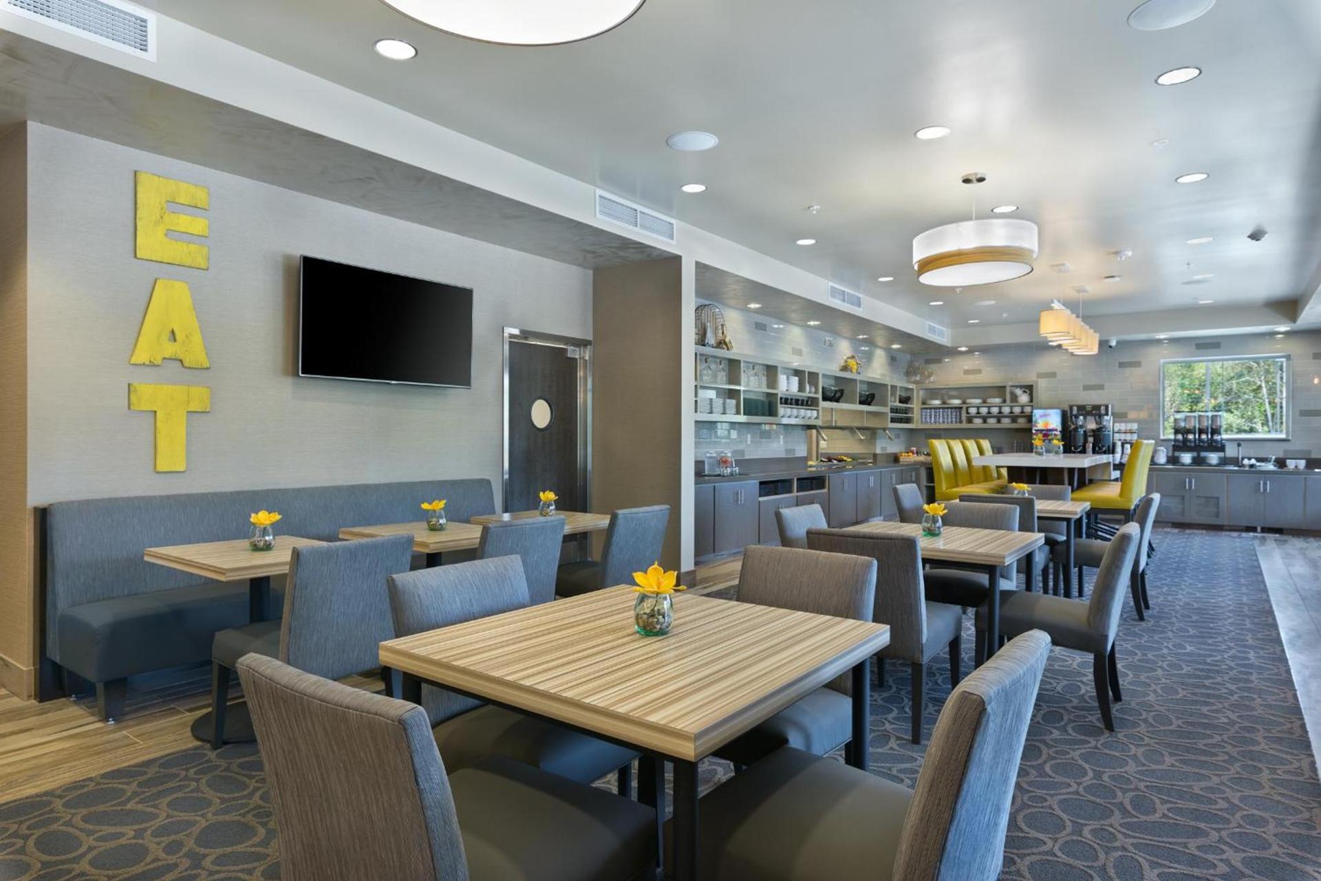 Oxford Suites Bellingham photo 20