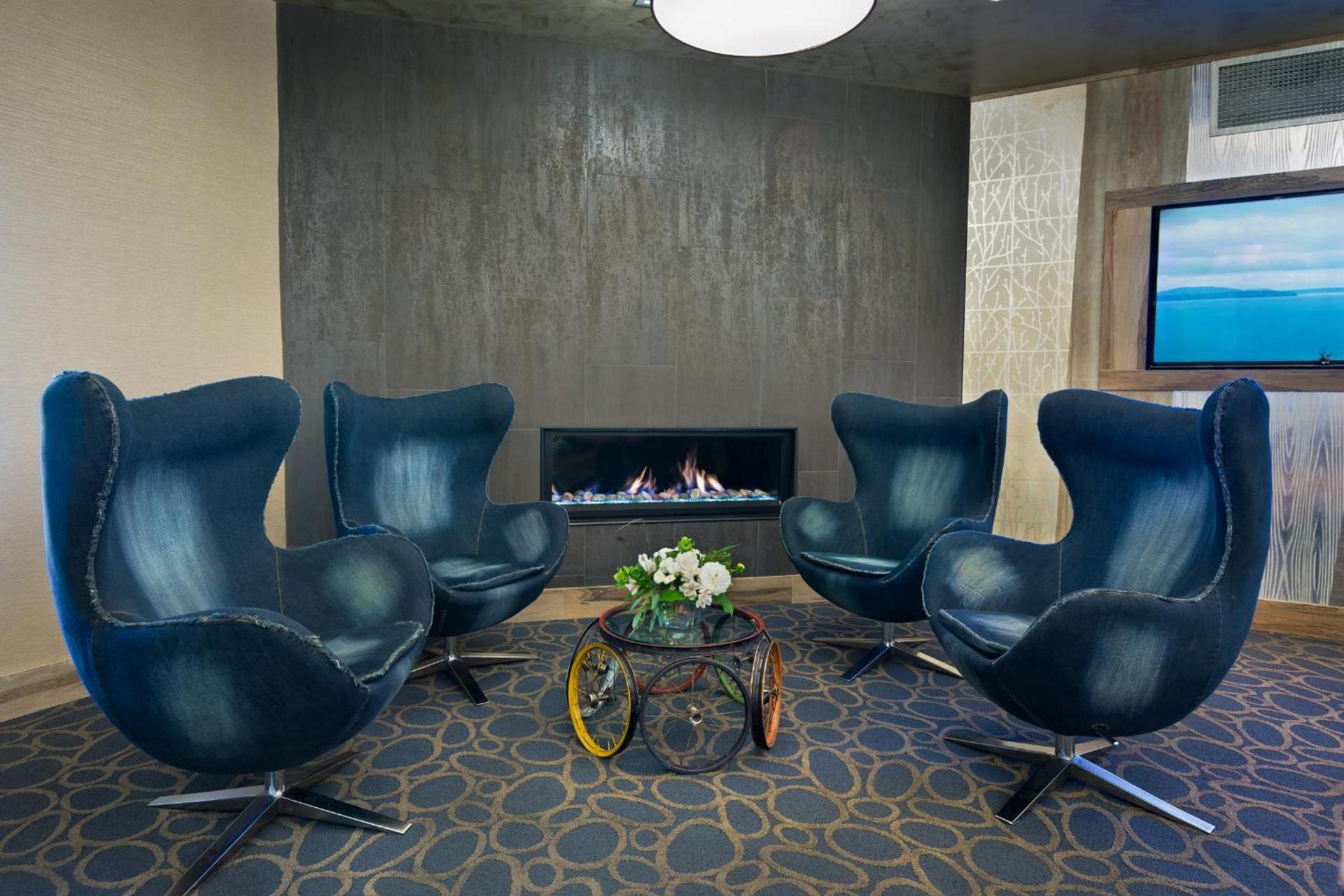 Oxford Suites Bellingham photo 17