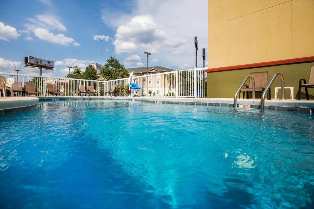 Econo Lodge Valdosta Mall Area photo 4