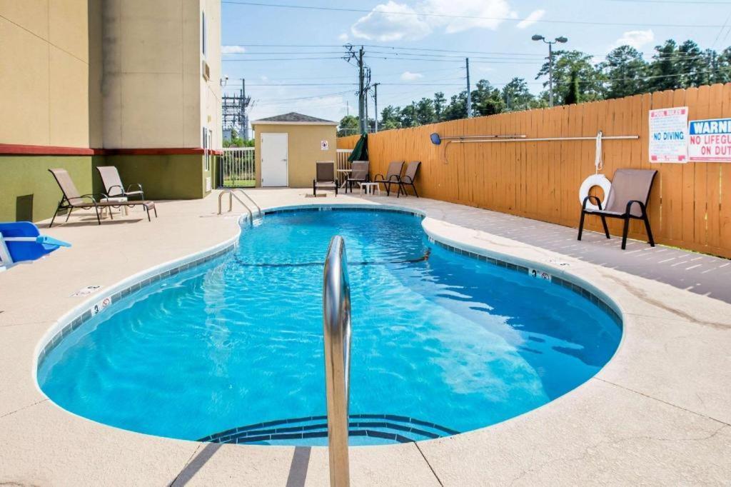 Econo Lodge Valdosta Mall Area photo 5