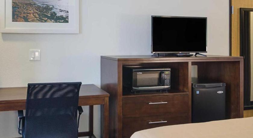 Quality Inn photo 64