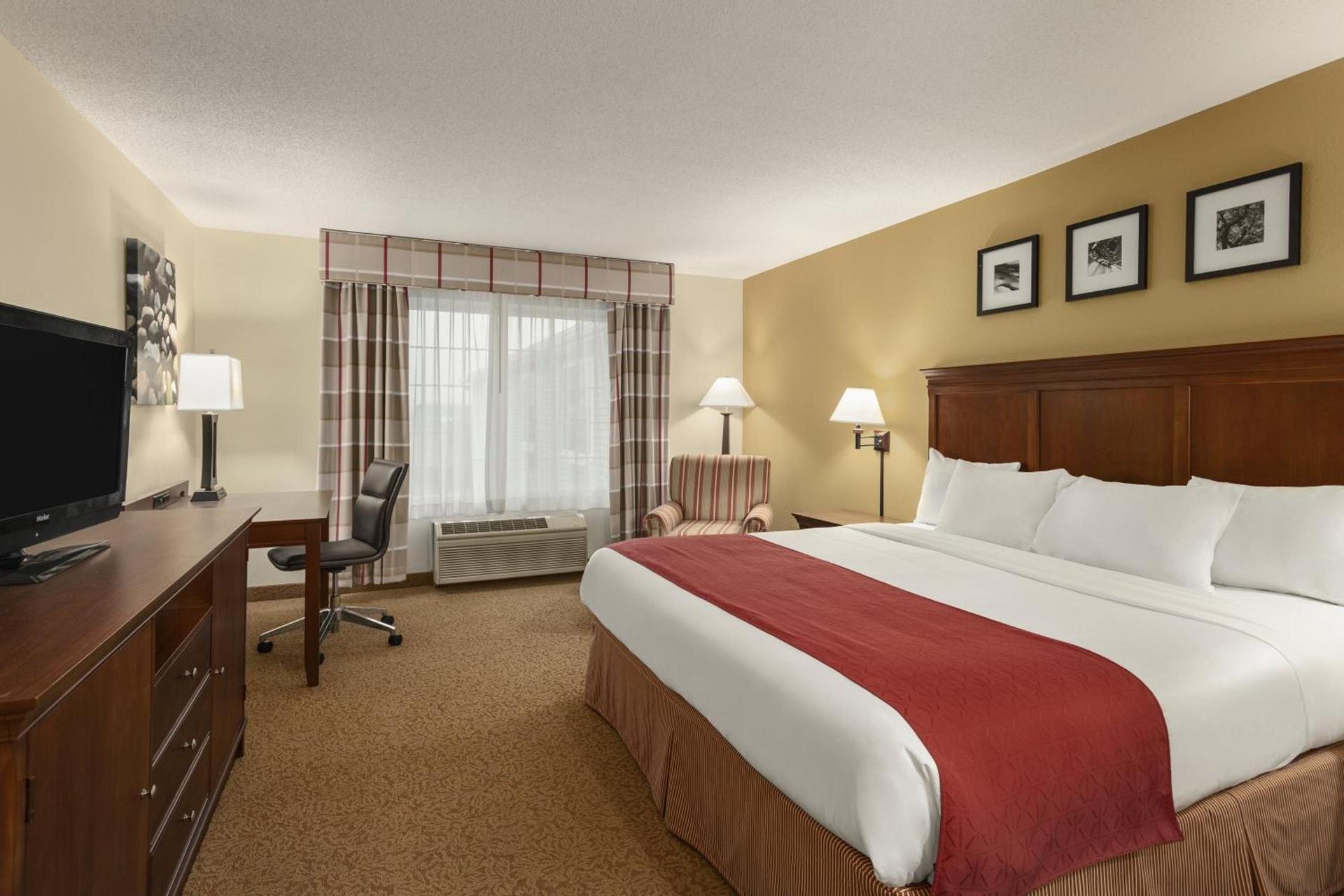 Country Inn & Suites by Radisson, Ames, IA photo 14