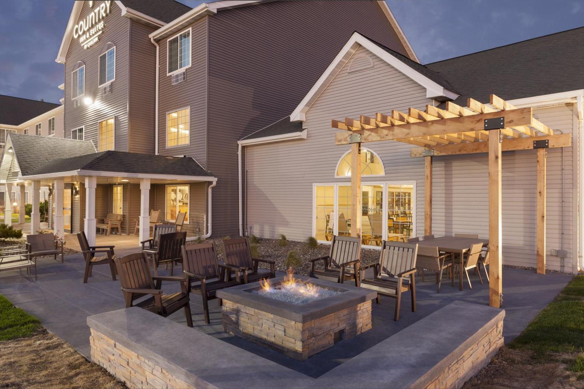 Country Inn & Suites by Radisson, Ames, IA photo 25