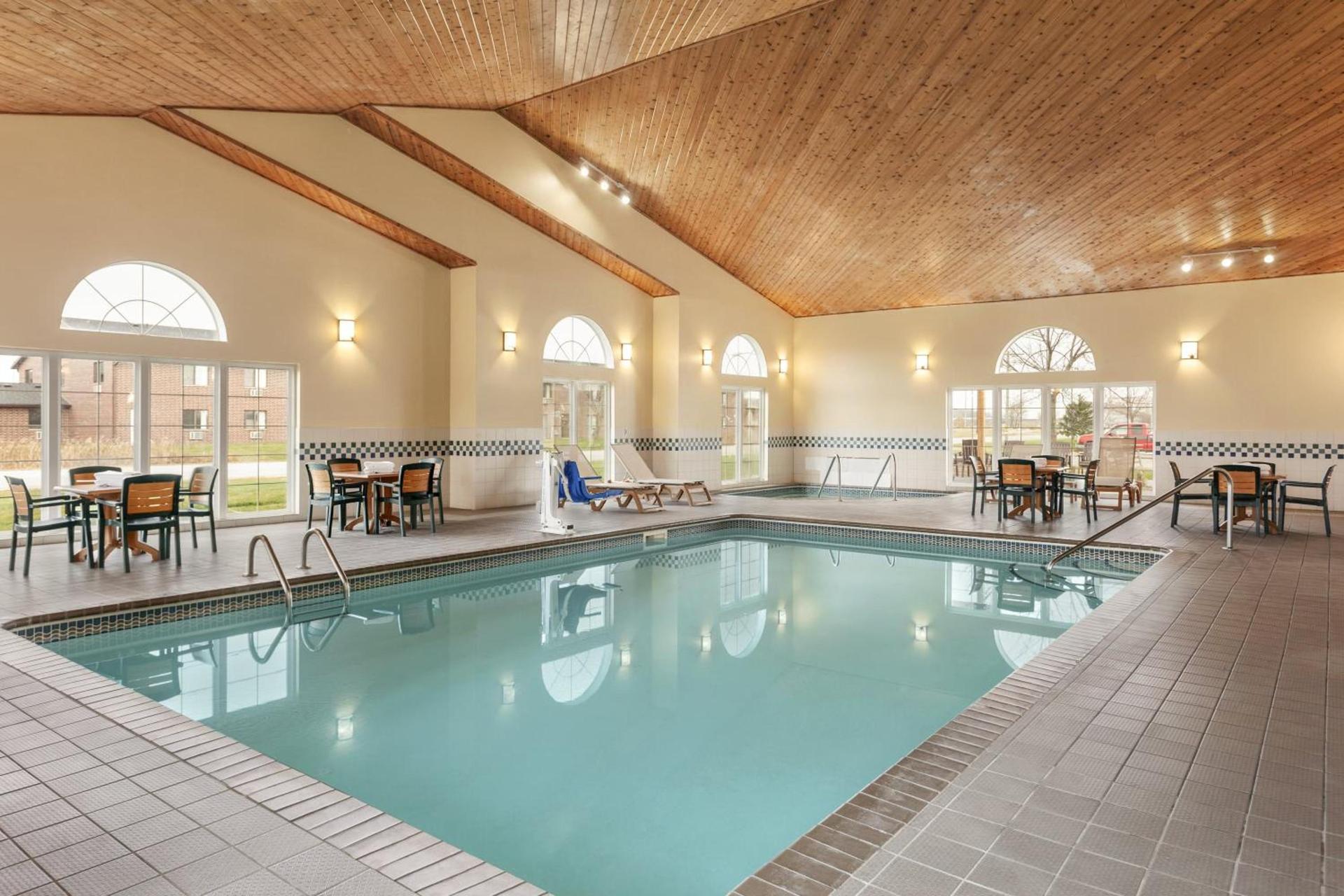 Country Inn & Suites by Radisson, Ames, IA photo 20