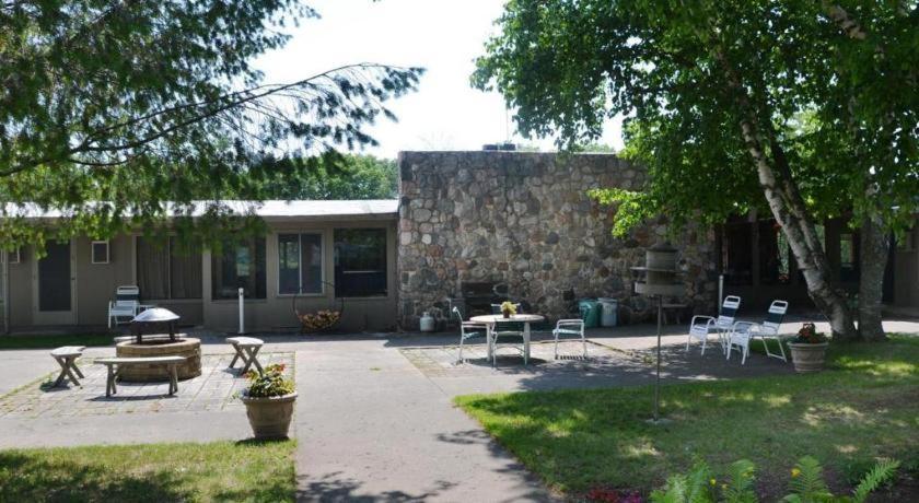 Birchwood Inn photo 16