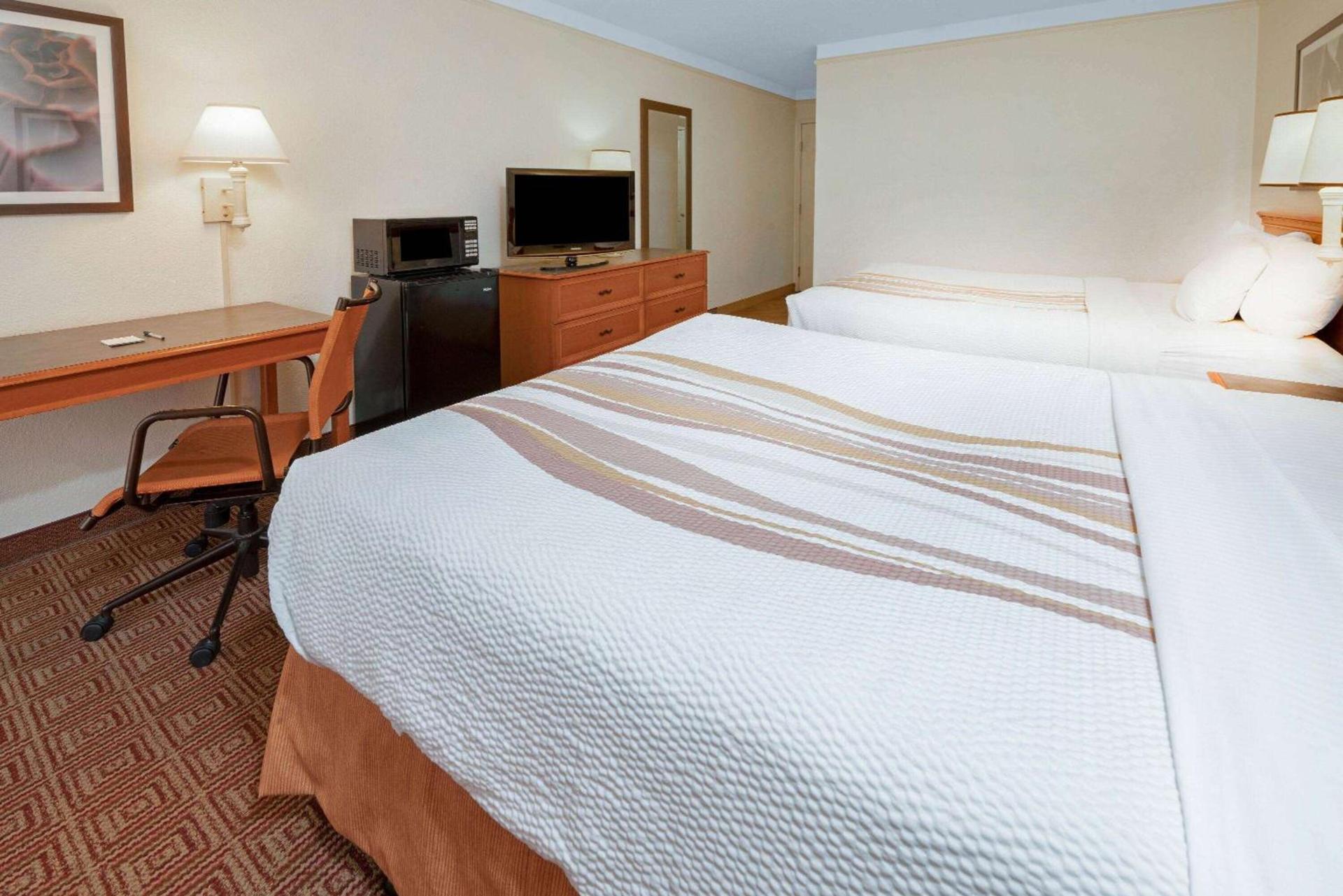 La Quinta by Wyndham Salt Lake City - Layton photo 10