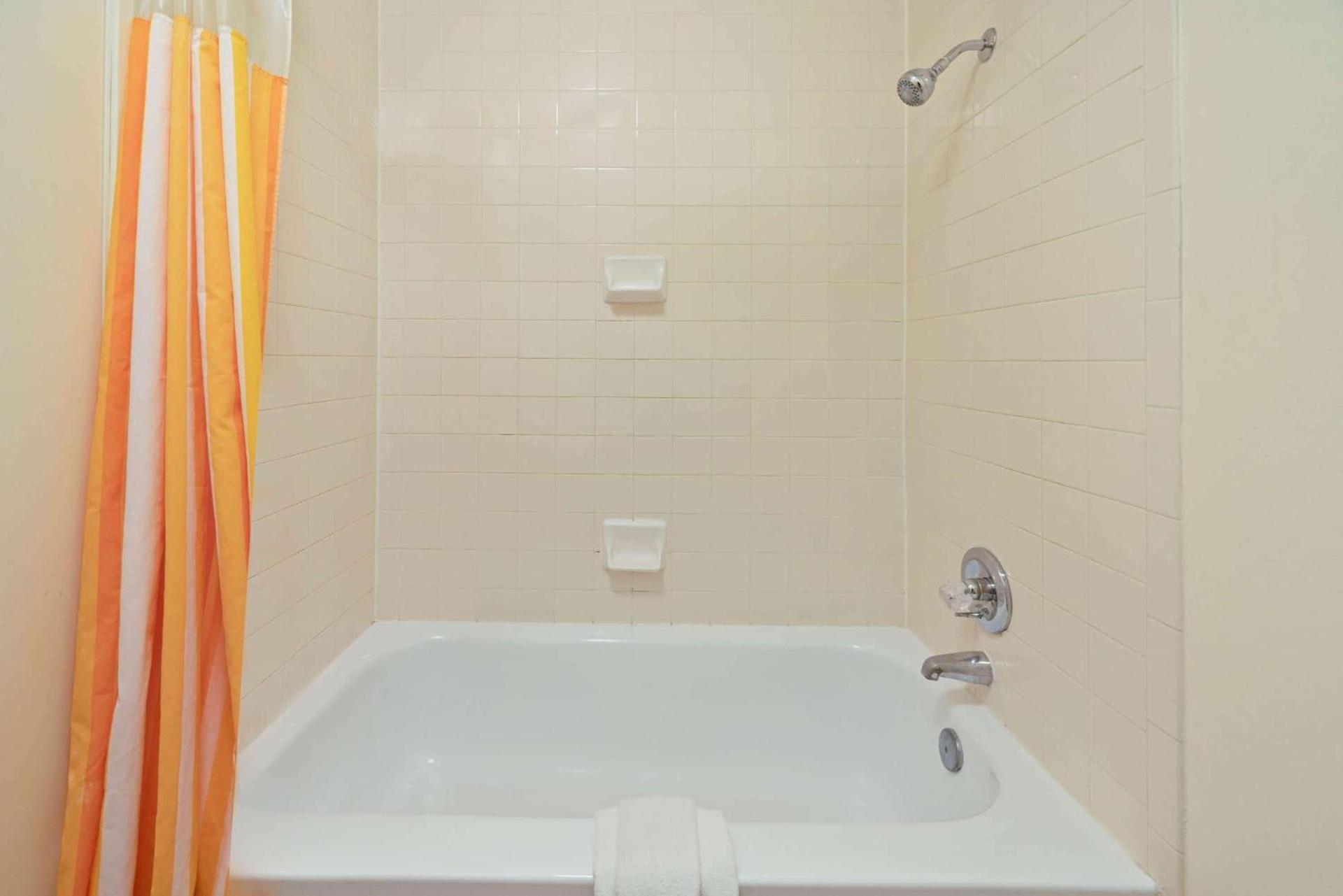 La Quinta by Wyndham Salt Lake City - Layton photo 19