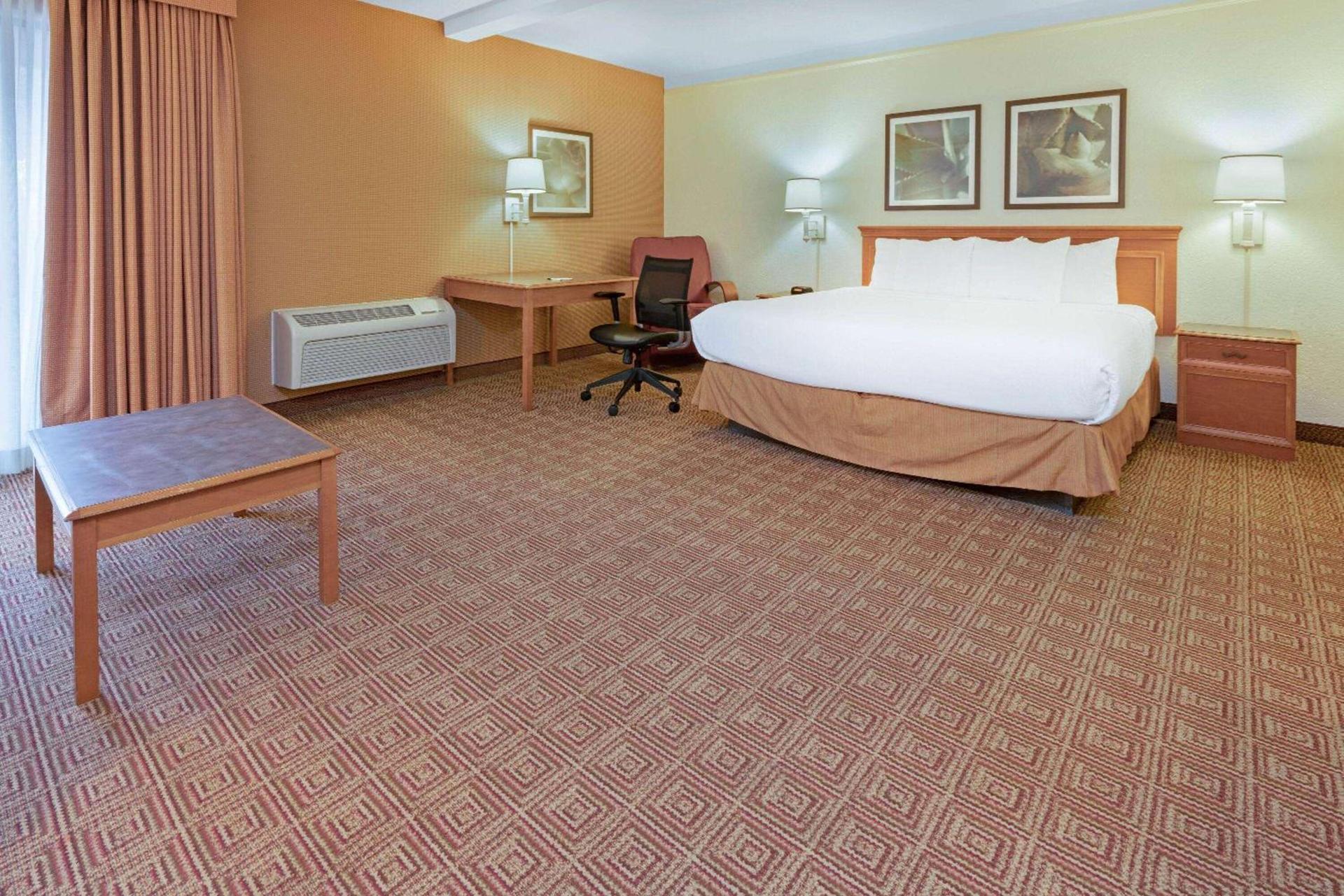 La Quinta by Wyndham Salt Lake City - Layton photo 21