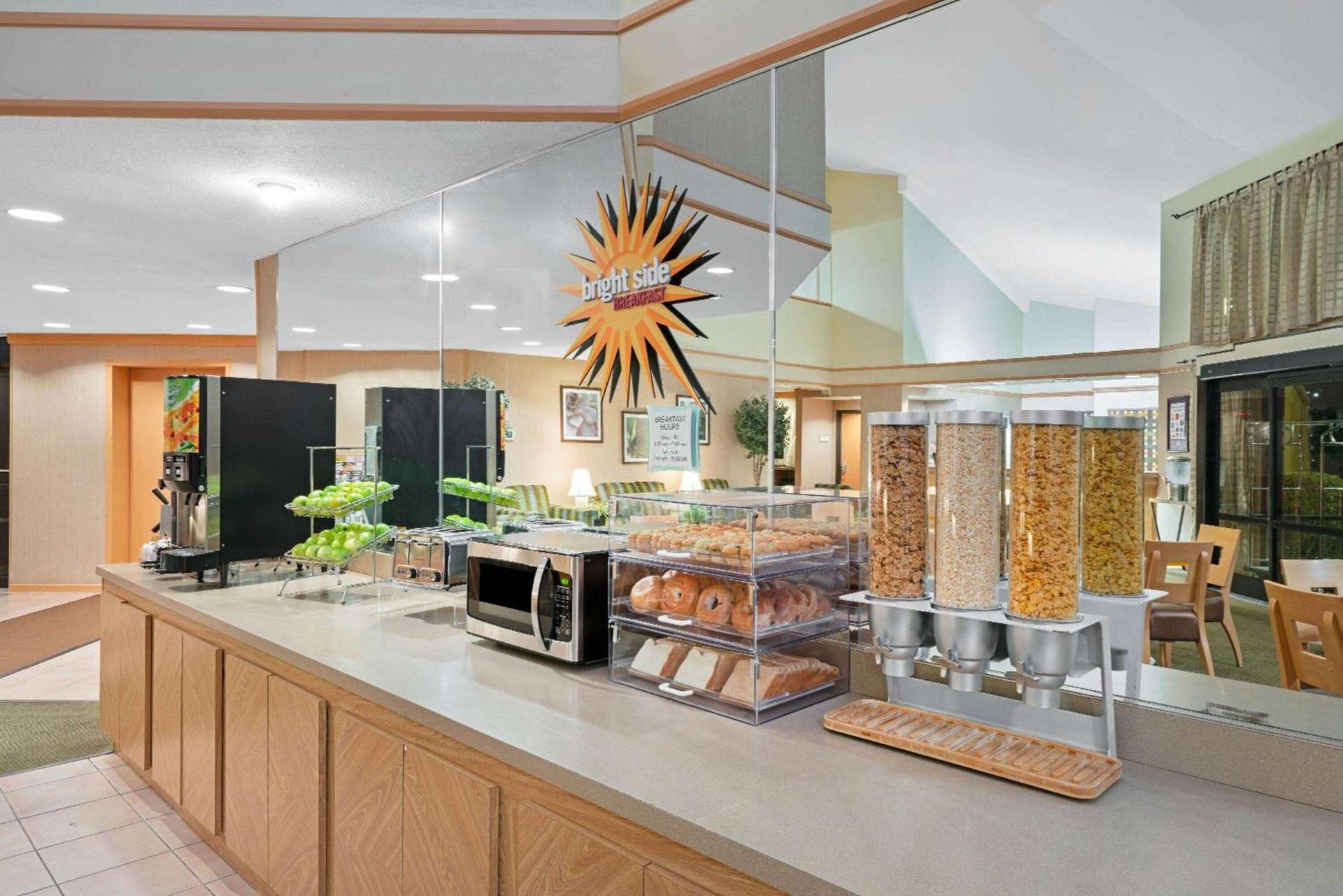 La Quinta by Wyndham Salt Lake City - Layton photo 25