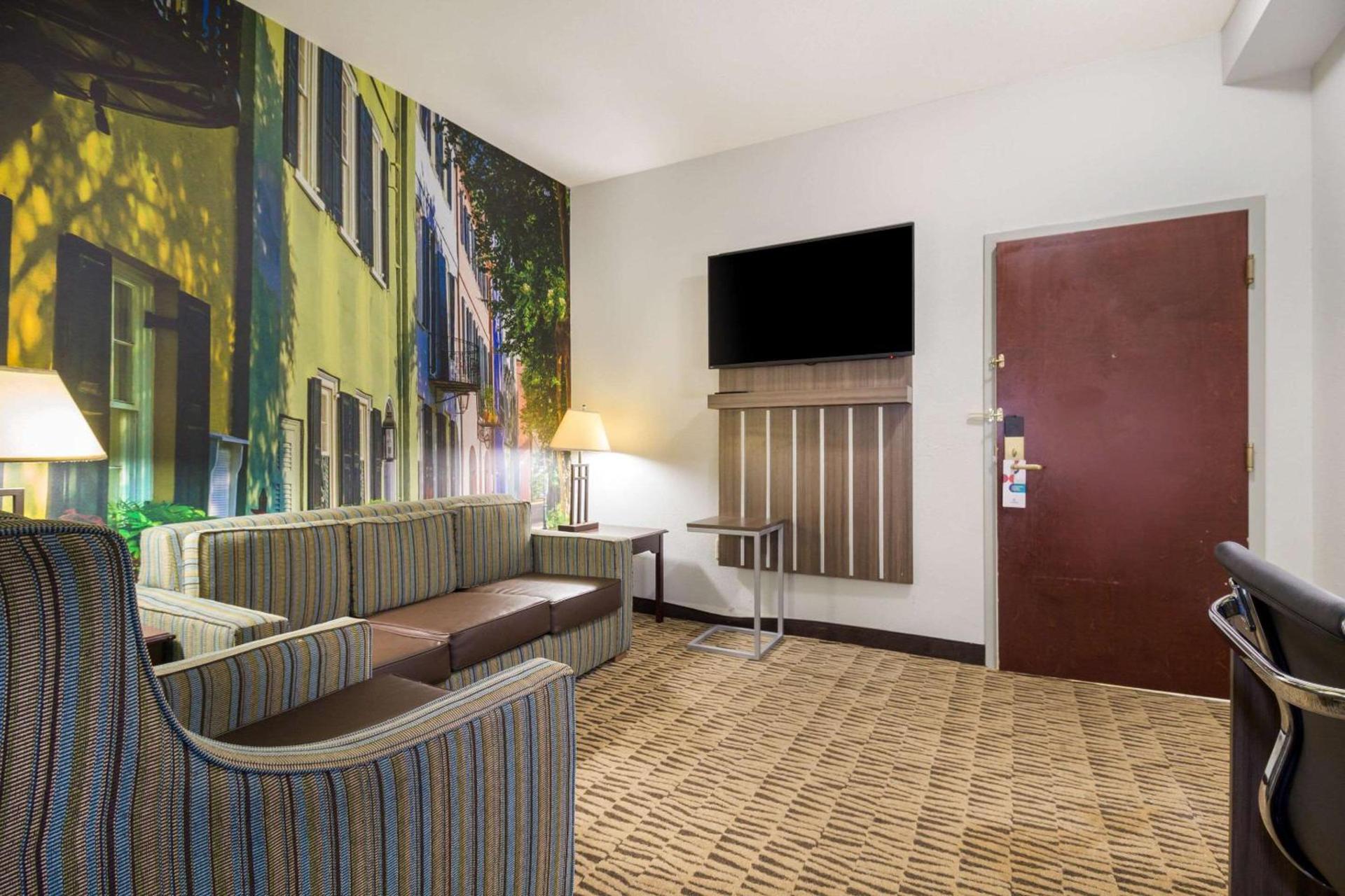 Clarion Pointe Charleston - West Ashley photo 18