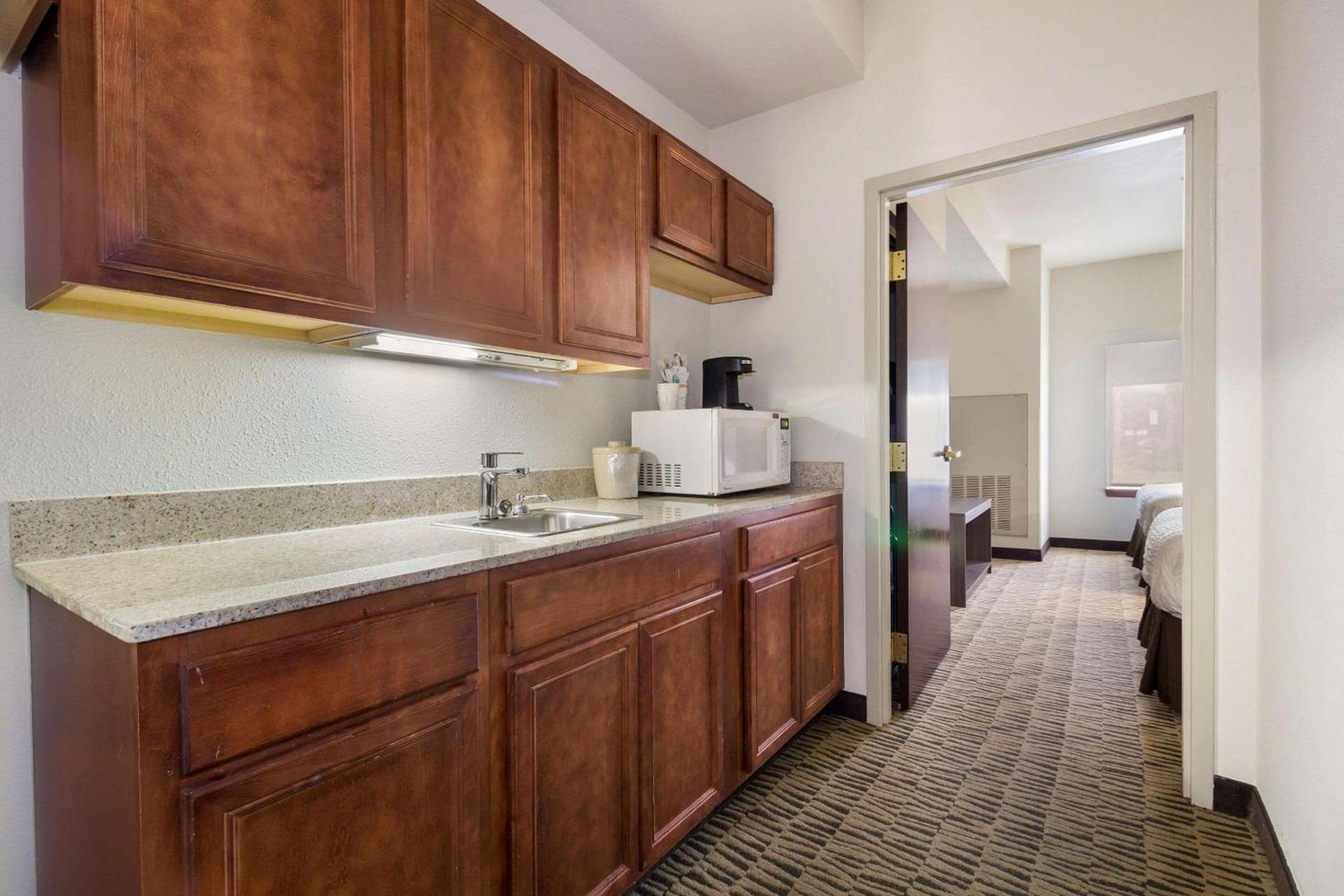 Clarion Pointe Charleston - West Ashley photo 17