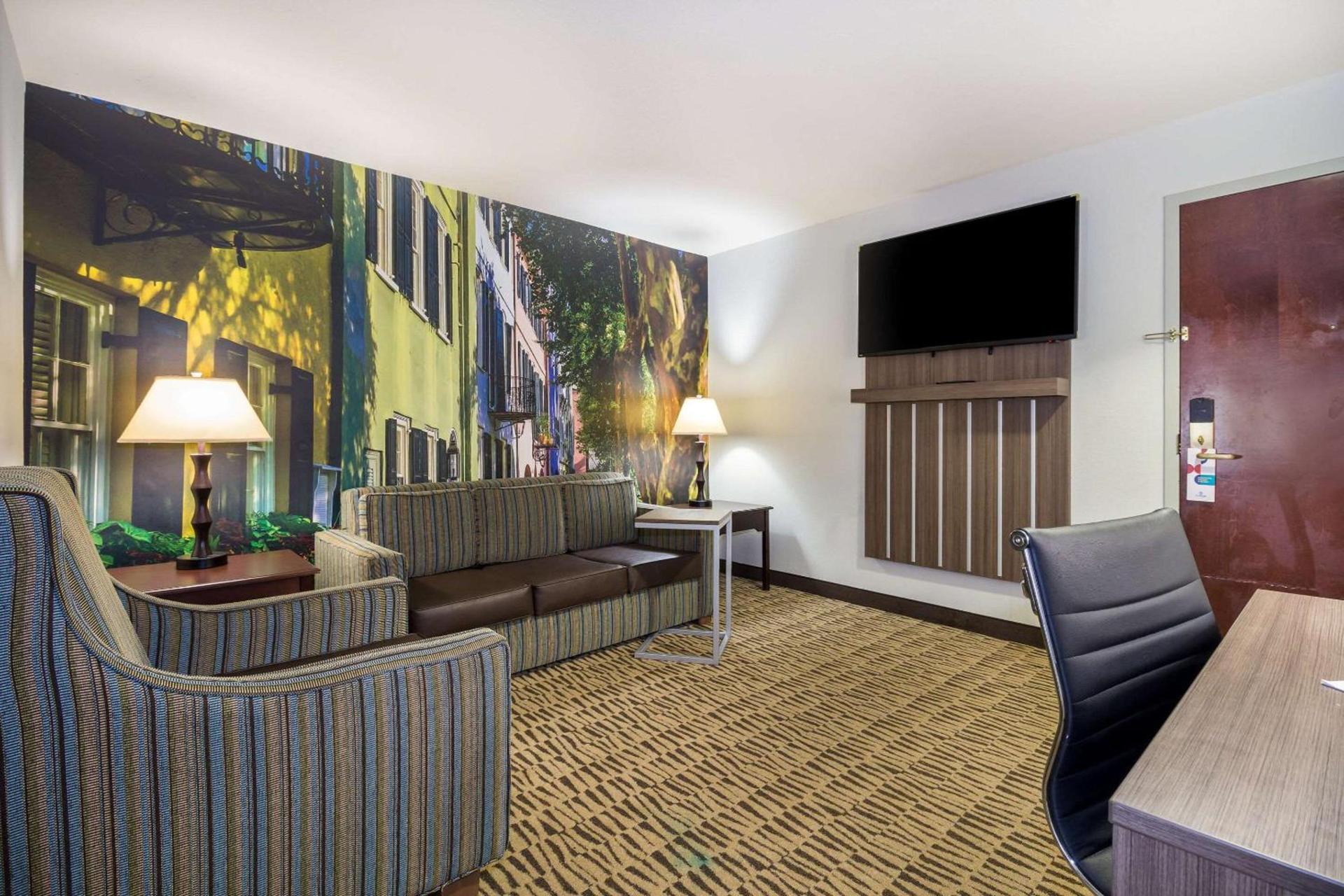 Clarion Pointe Charleston - West Ashley photo 22