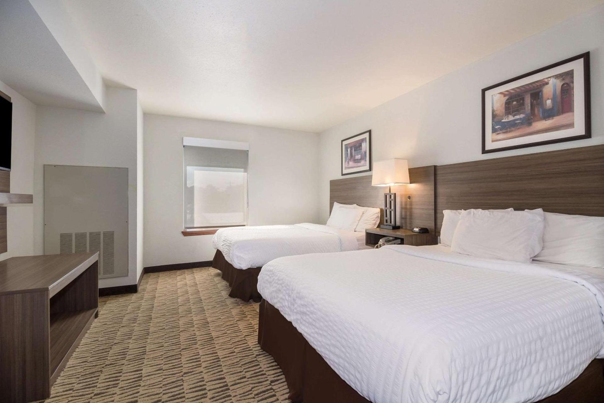 Clarion Pointe Charleston - West Ashley photo 24