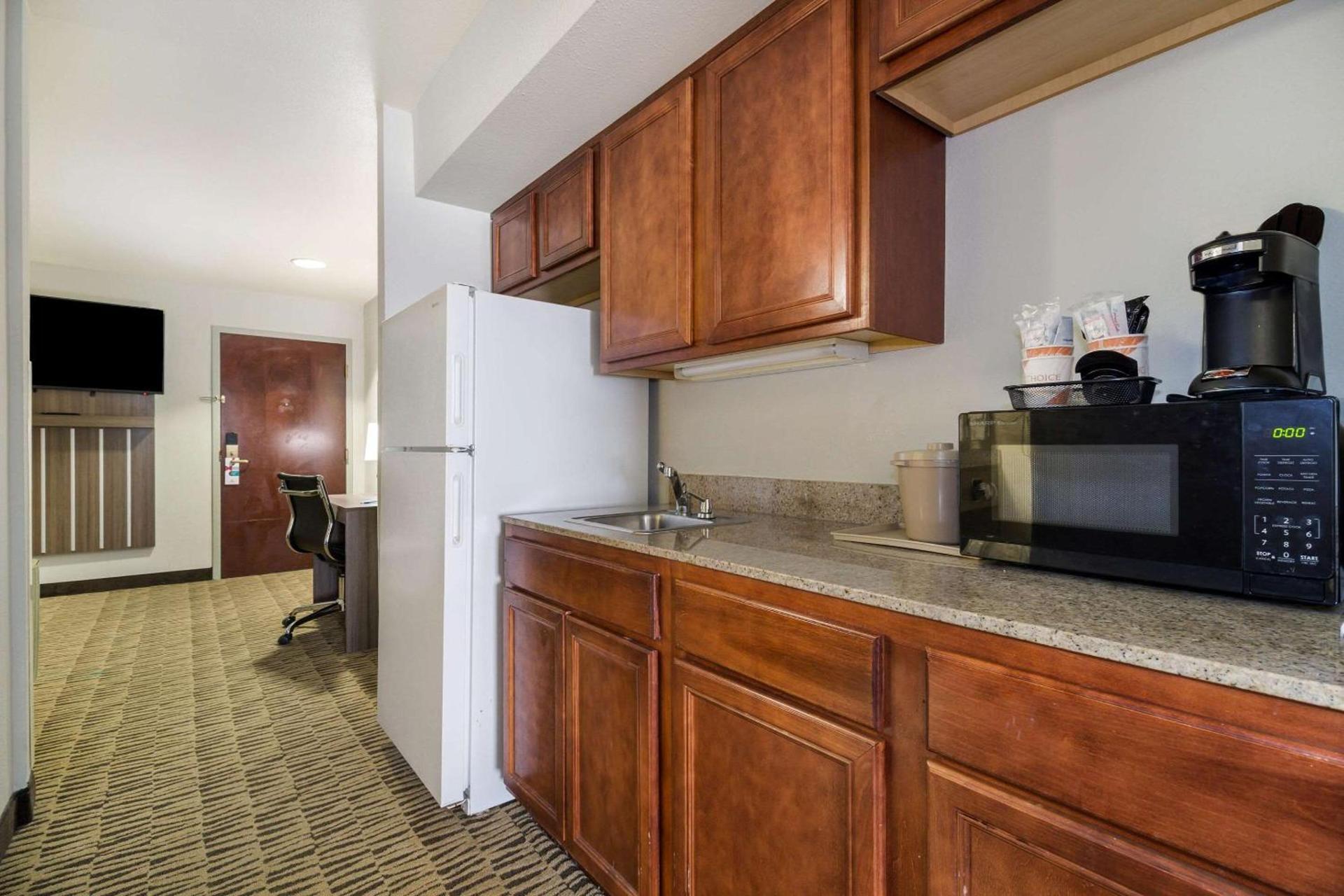 Clarion Pointe Charleston - West Ashley photo 25