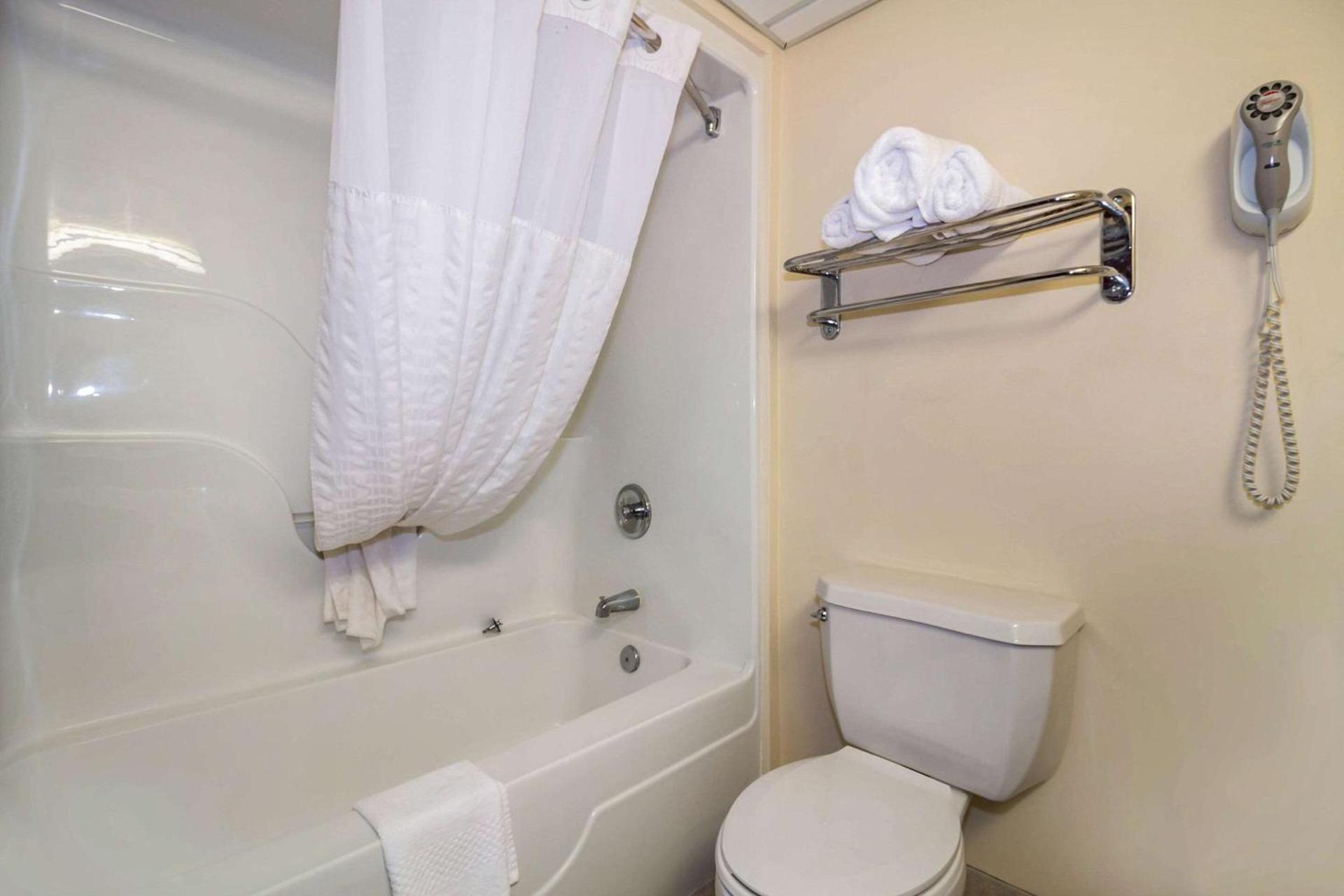 Clarion Pointe Charleston - West Ashley photo 26