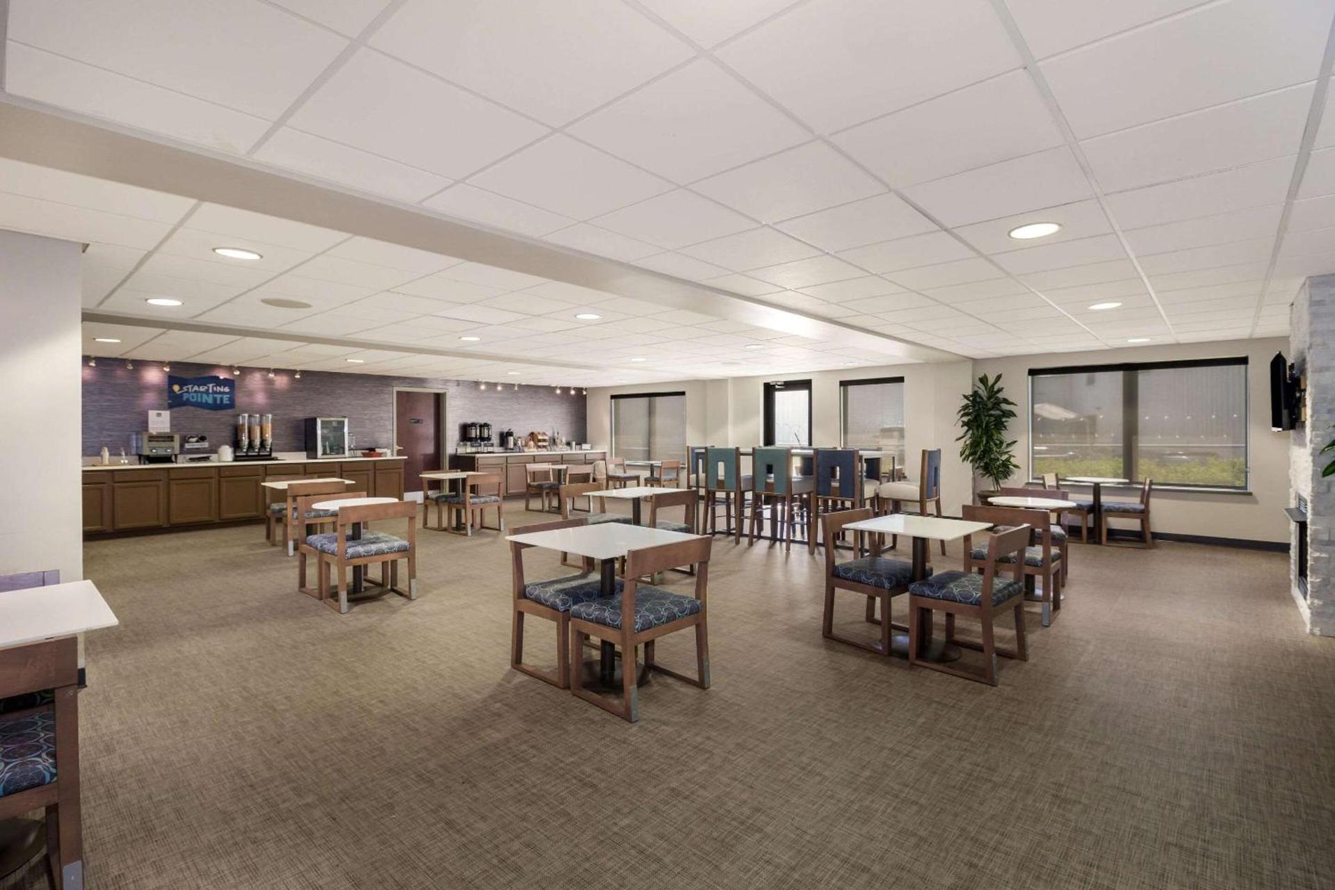 Clarion Pointe Charleston - West Ashley photo 30