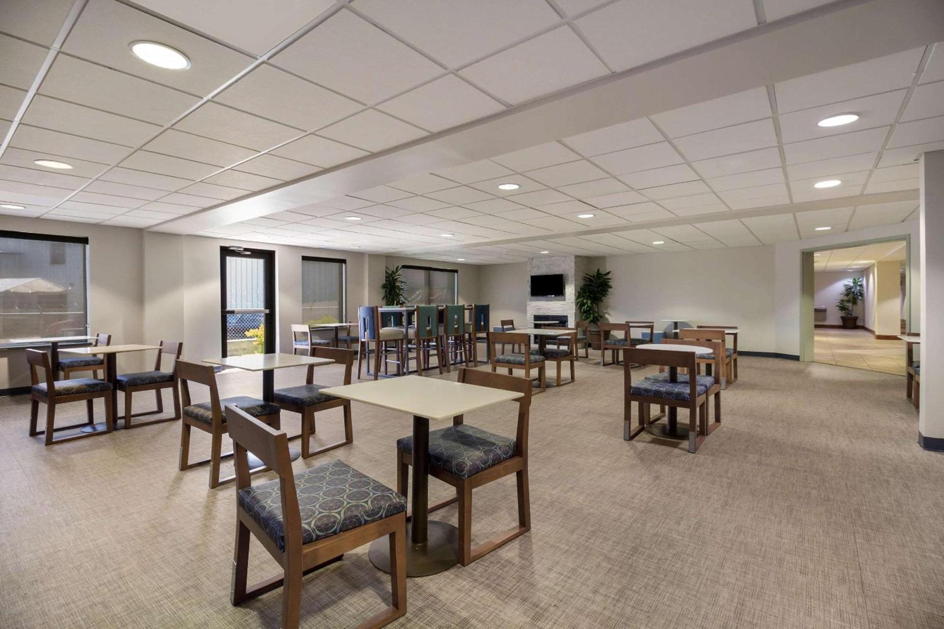 Clarion Pointe Charleston - West Ashley photo 32