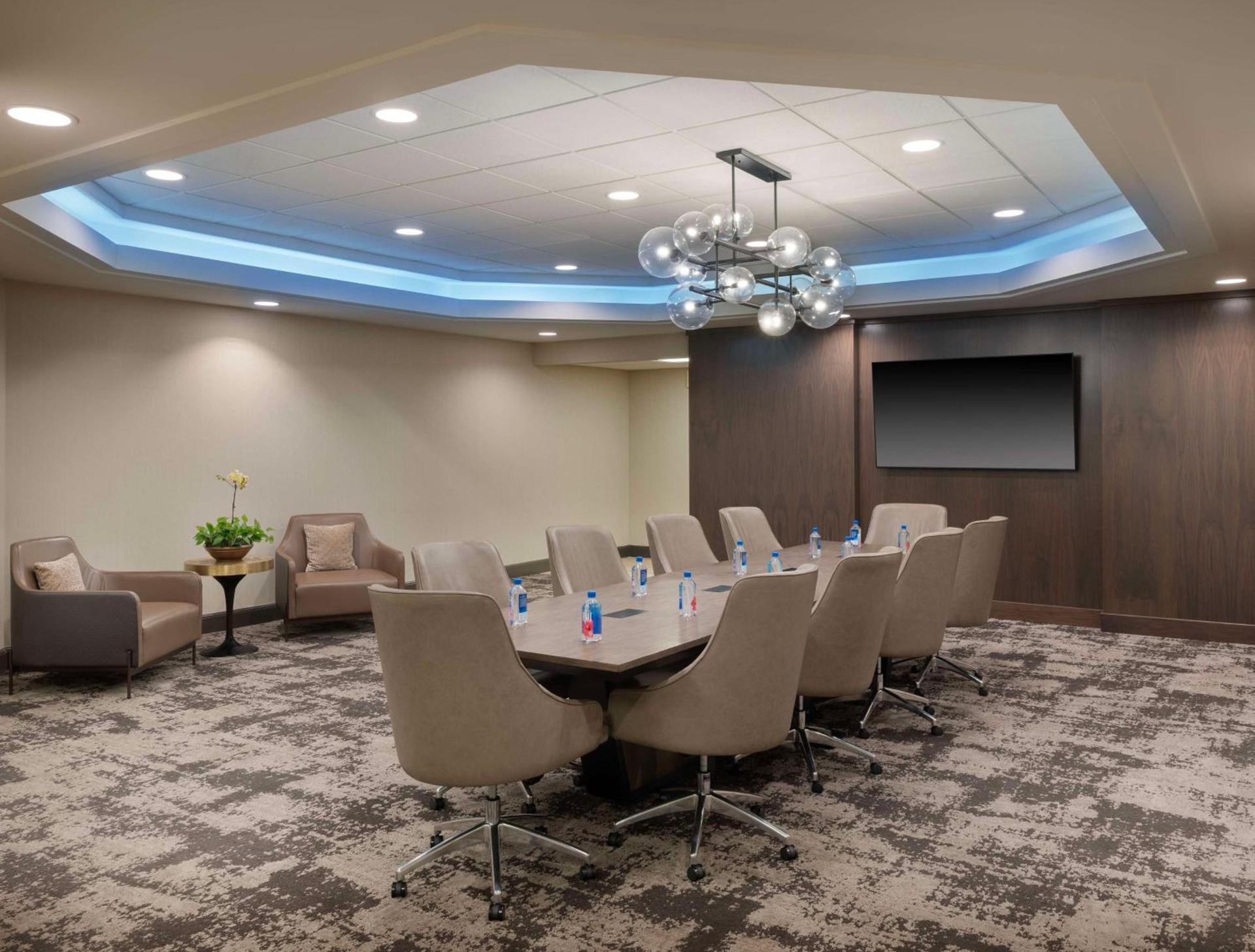 Hilton Indianapolis Hotel & Suites photo 55