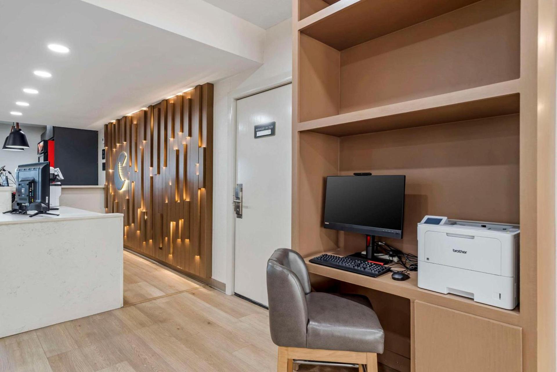 Comfort Suites Laredo - Nuevo Laredo photo 15