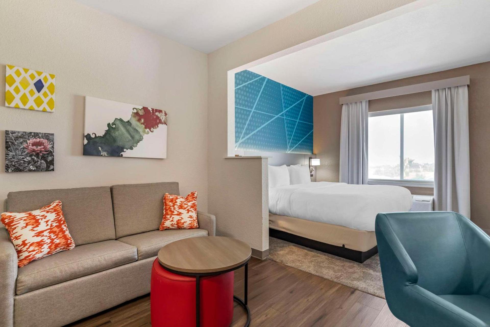 Comfort Suites Laredo - Nuevo Laredo photo 12