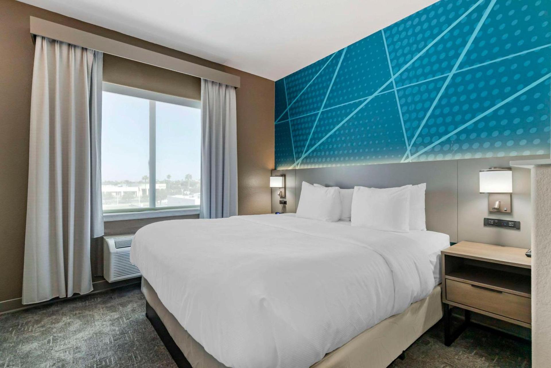 Comfort Suites Laredo - Nuevo Laredo photo 10