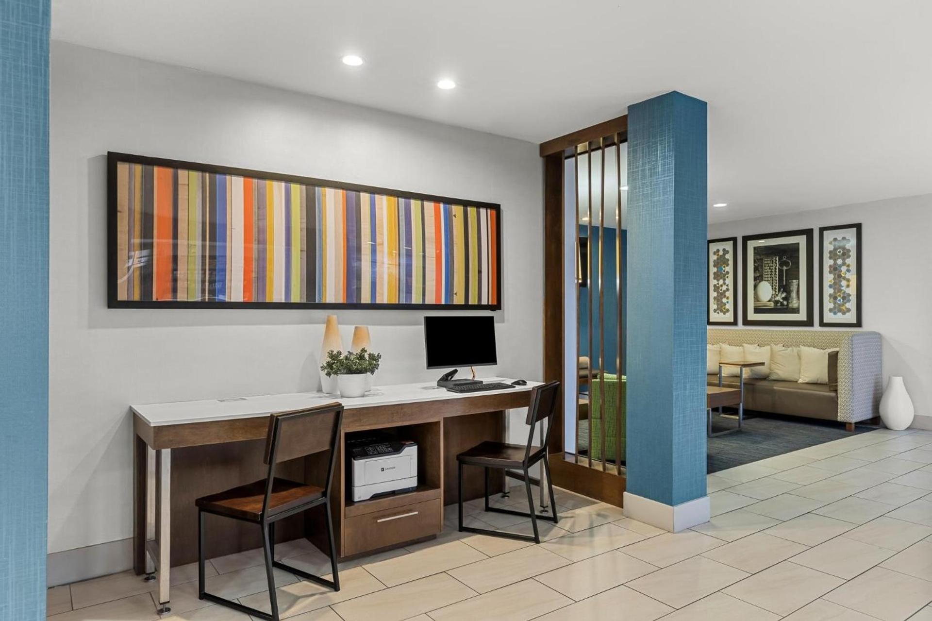 Holiday Inn Express Hotel & Suites Savannah Midtown by IHG photo 75