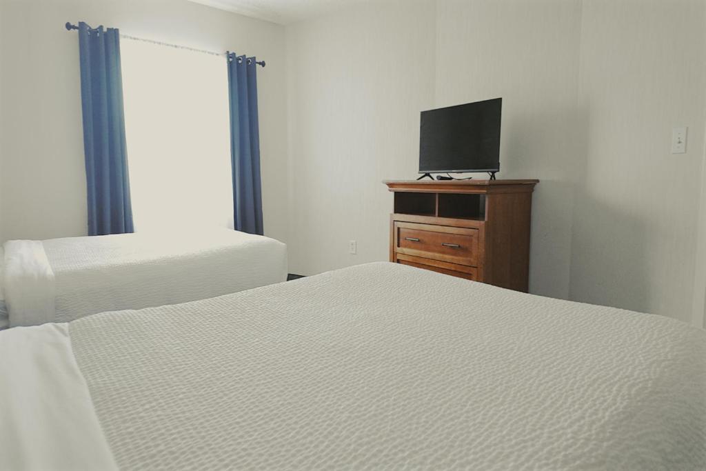 Host Inn an All Suites Hotel photo 17