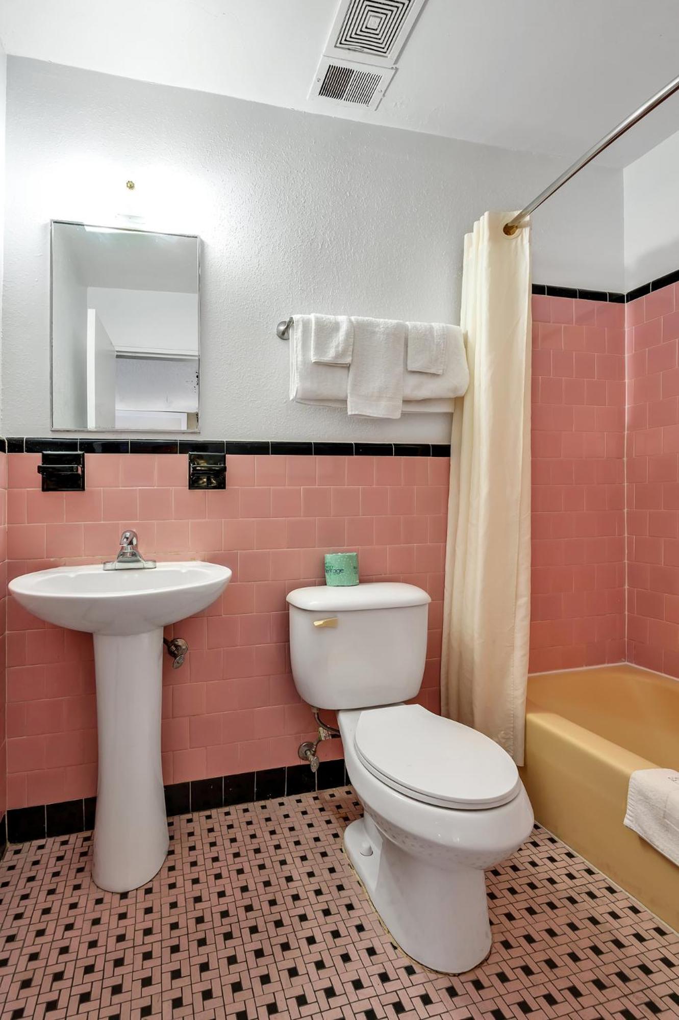 TRAVELER'S INN photo 30