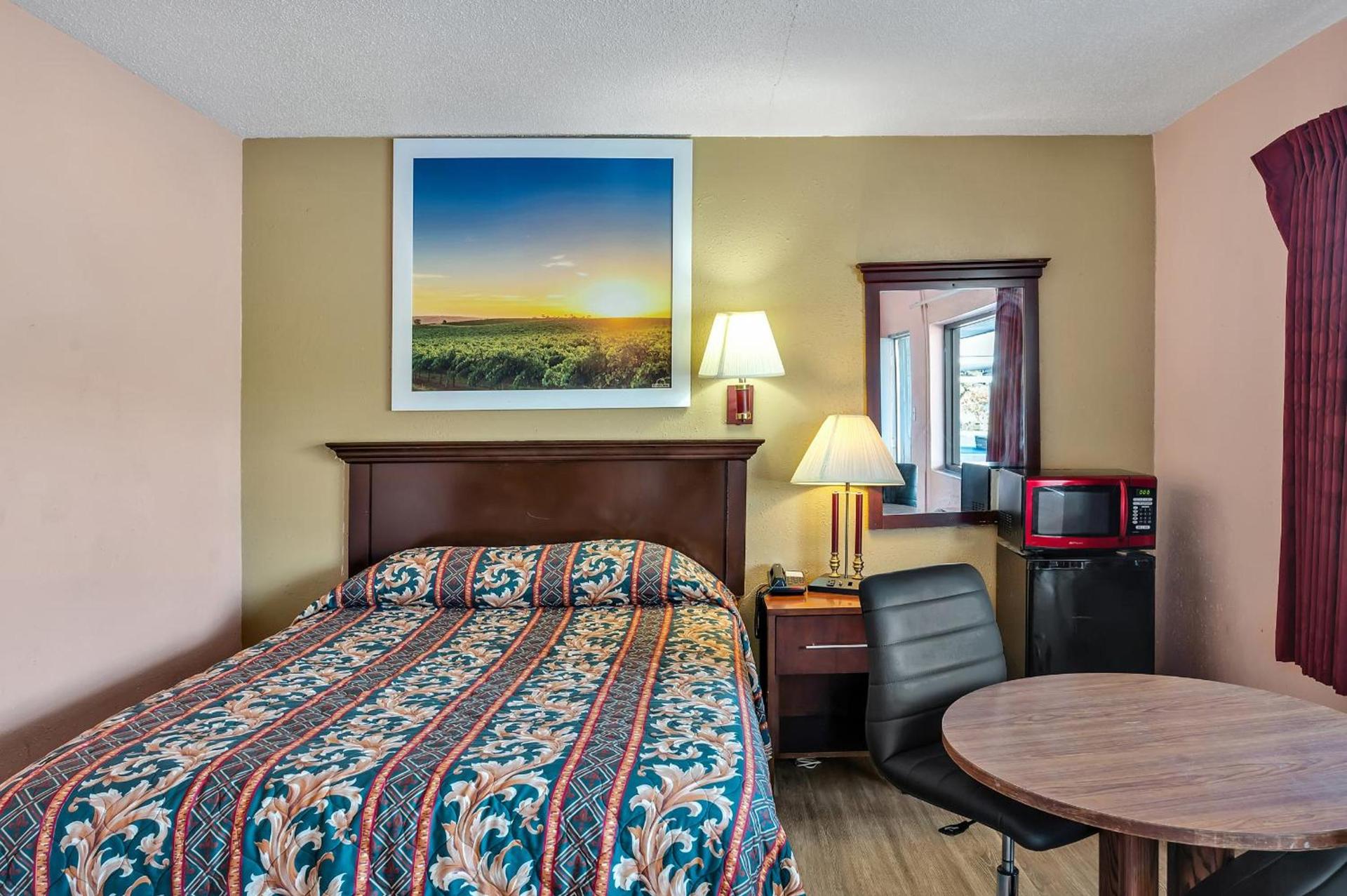 TRAVELER'S INN photo 28