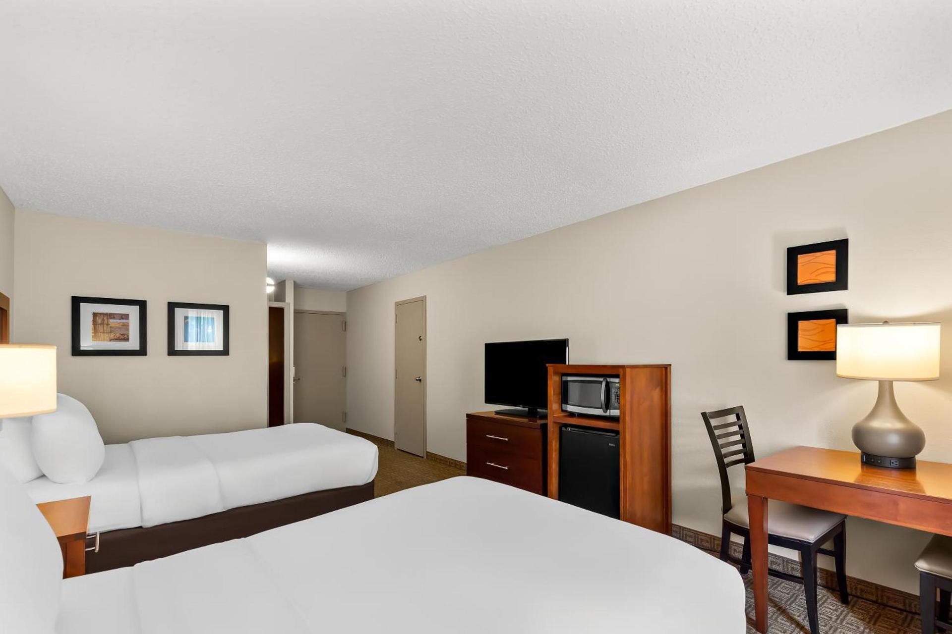 Comfort Inn St Louis - Westport Event Center photo 23