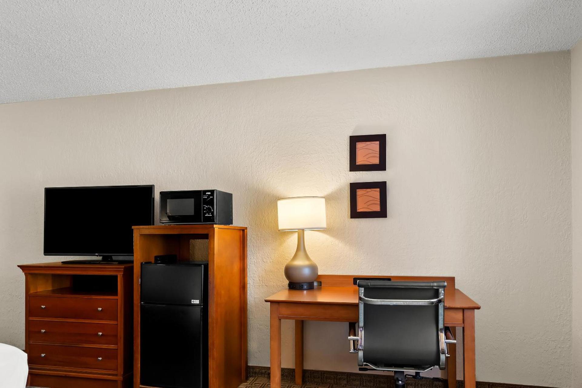Comfort Inn St Louis - Westport Event Center photo 26