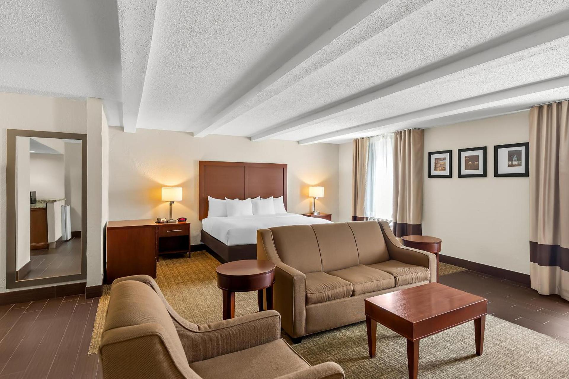 Comfort Inn St Louis - Westport Event Center photo 28
