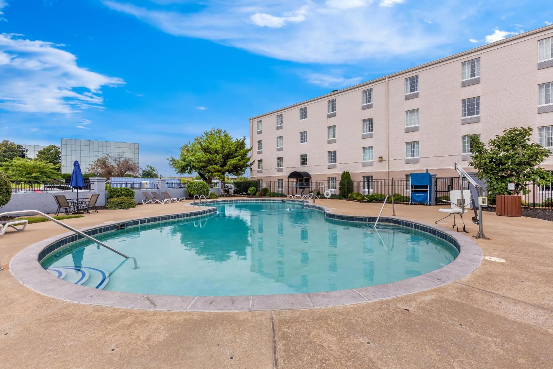 Comfort Inn St Louis - Westport Event Center photo 36