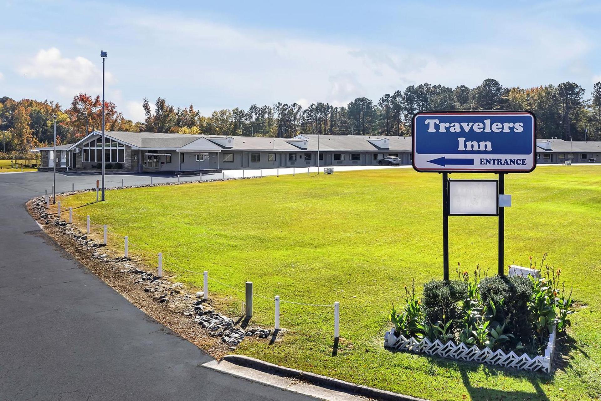 TRAVELER'S INN photo 15