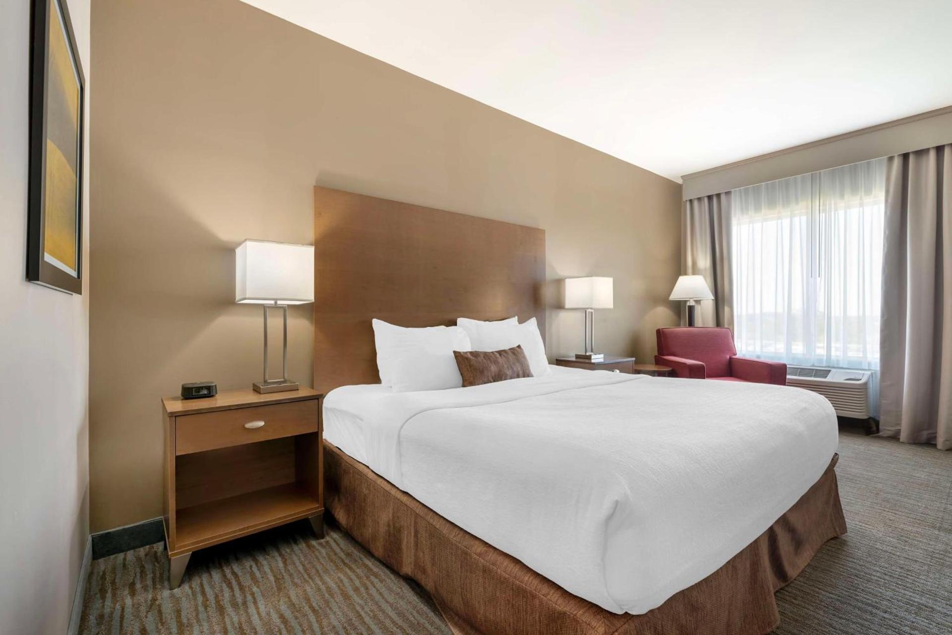 Best Western Plus Jefferson photo 12