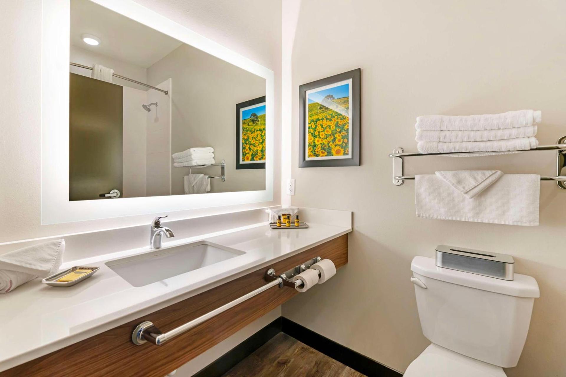 Best Western Plus Jefferson photo 21