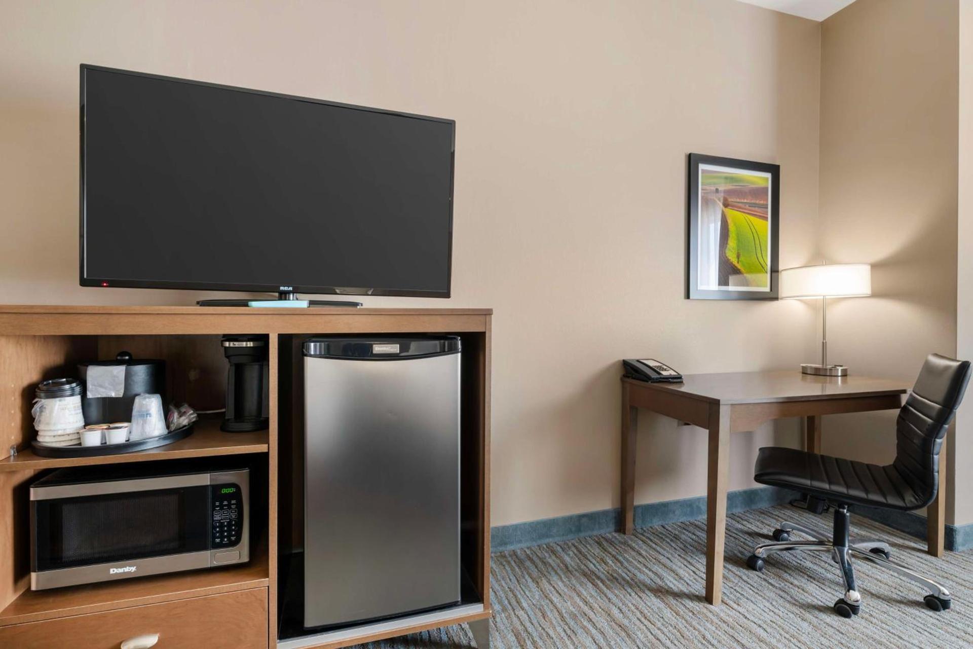 Best Western Plus Jefferson photo 31